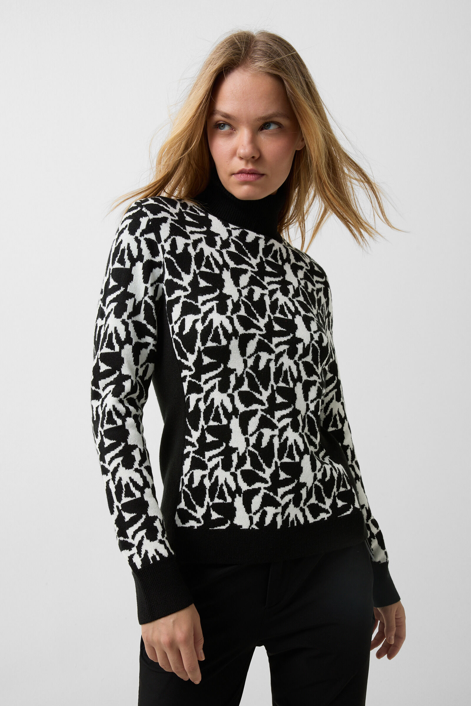 Jacquard jumper Maira Black/white