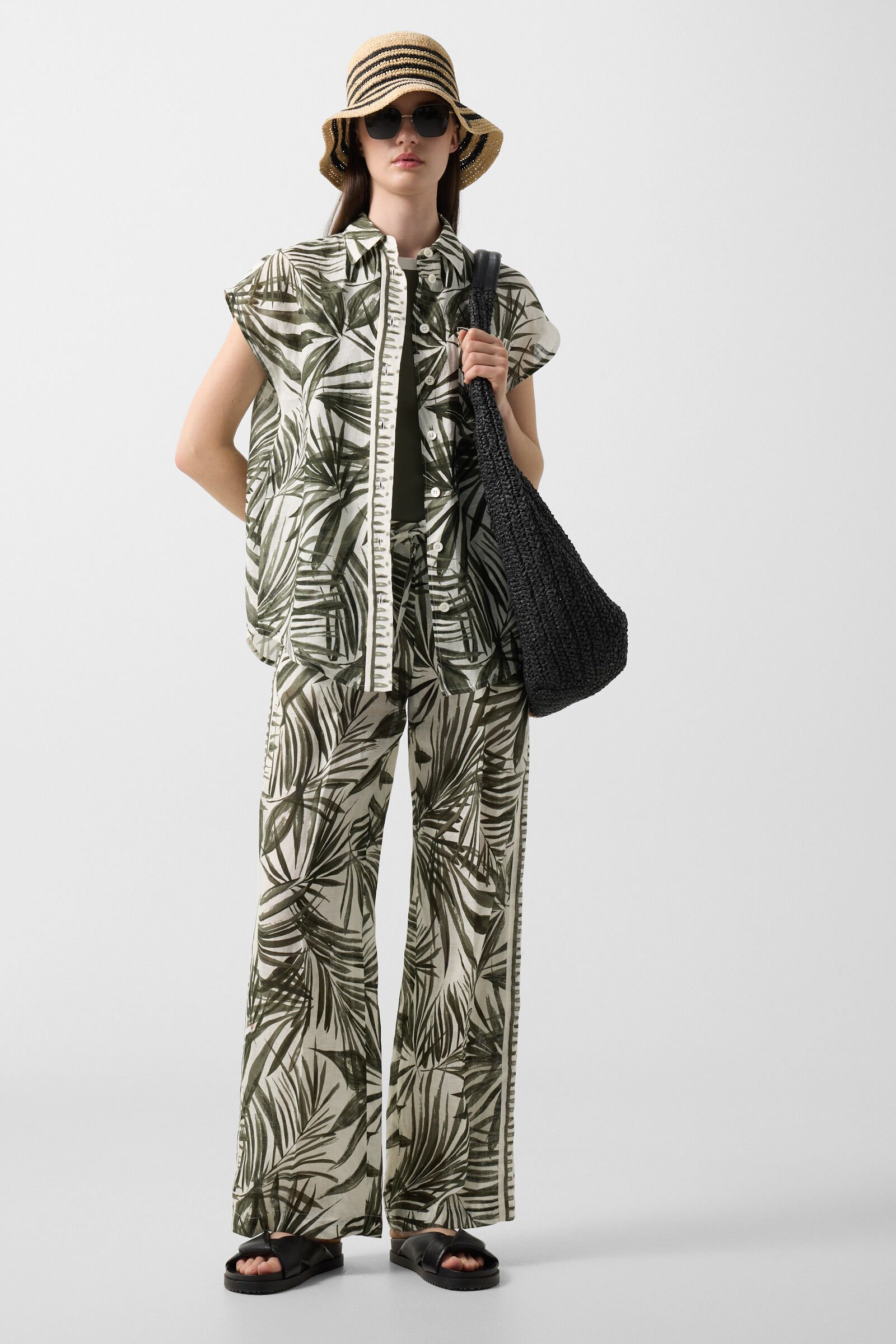 Charlet linen blouse Olive green/cream