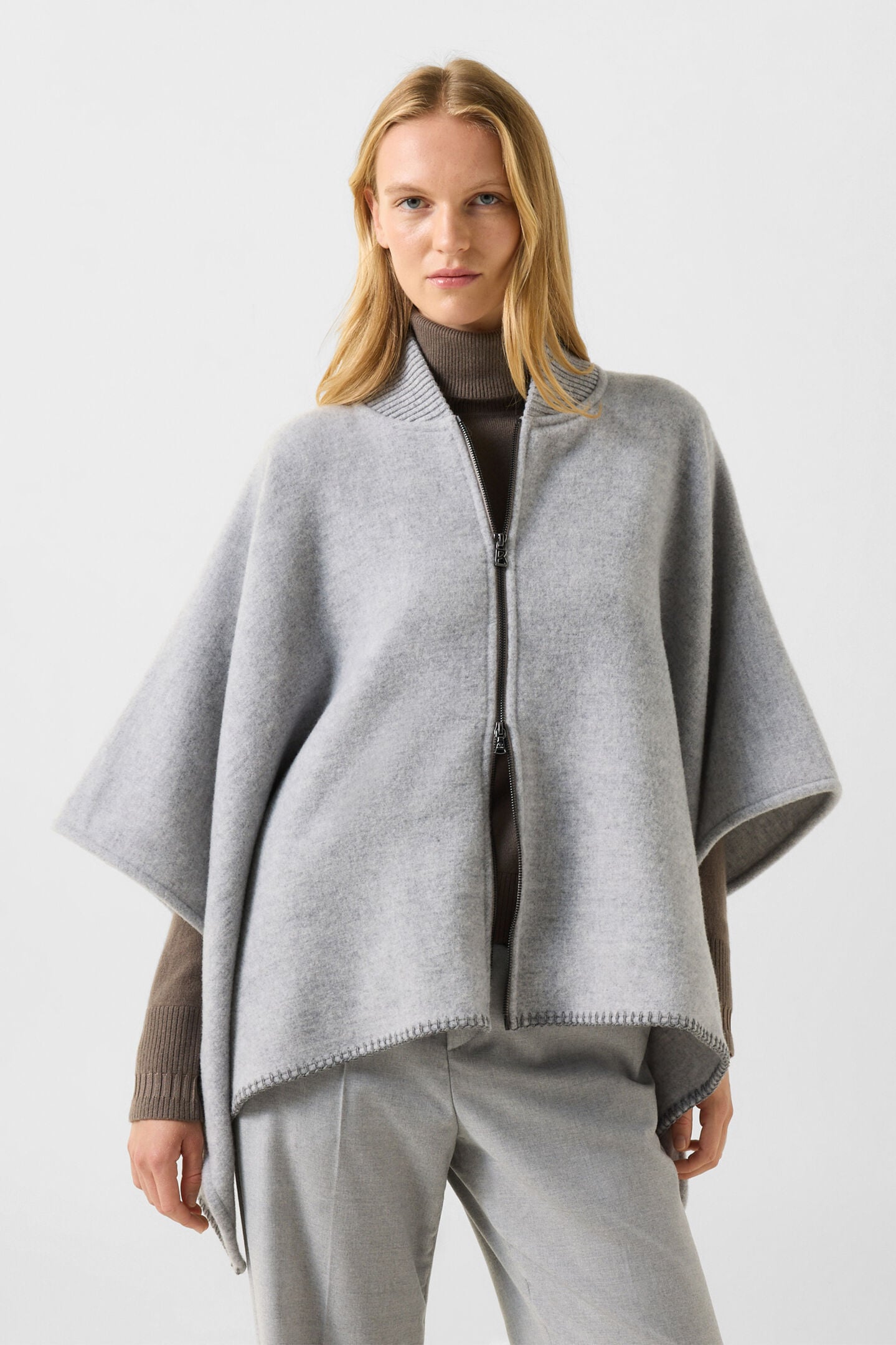 Nellie wool mix poncho Light grey