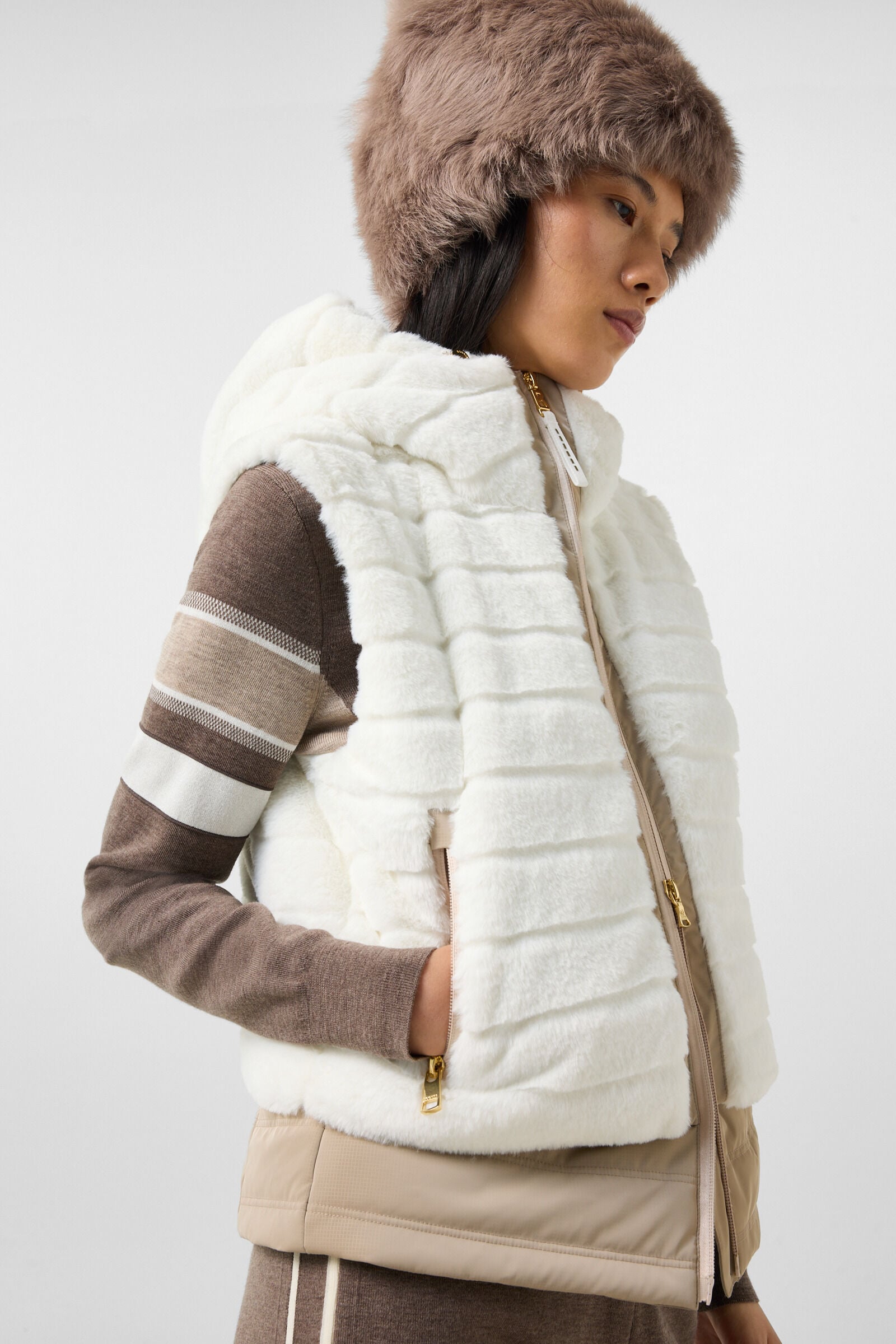 Manda faux fur down waistcoat Off-white/beige