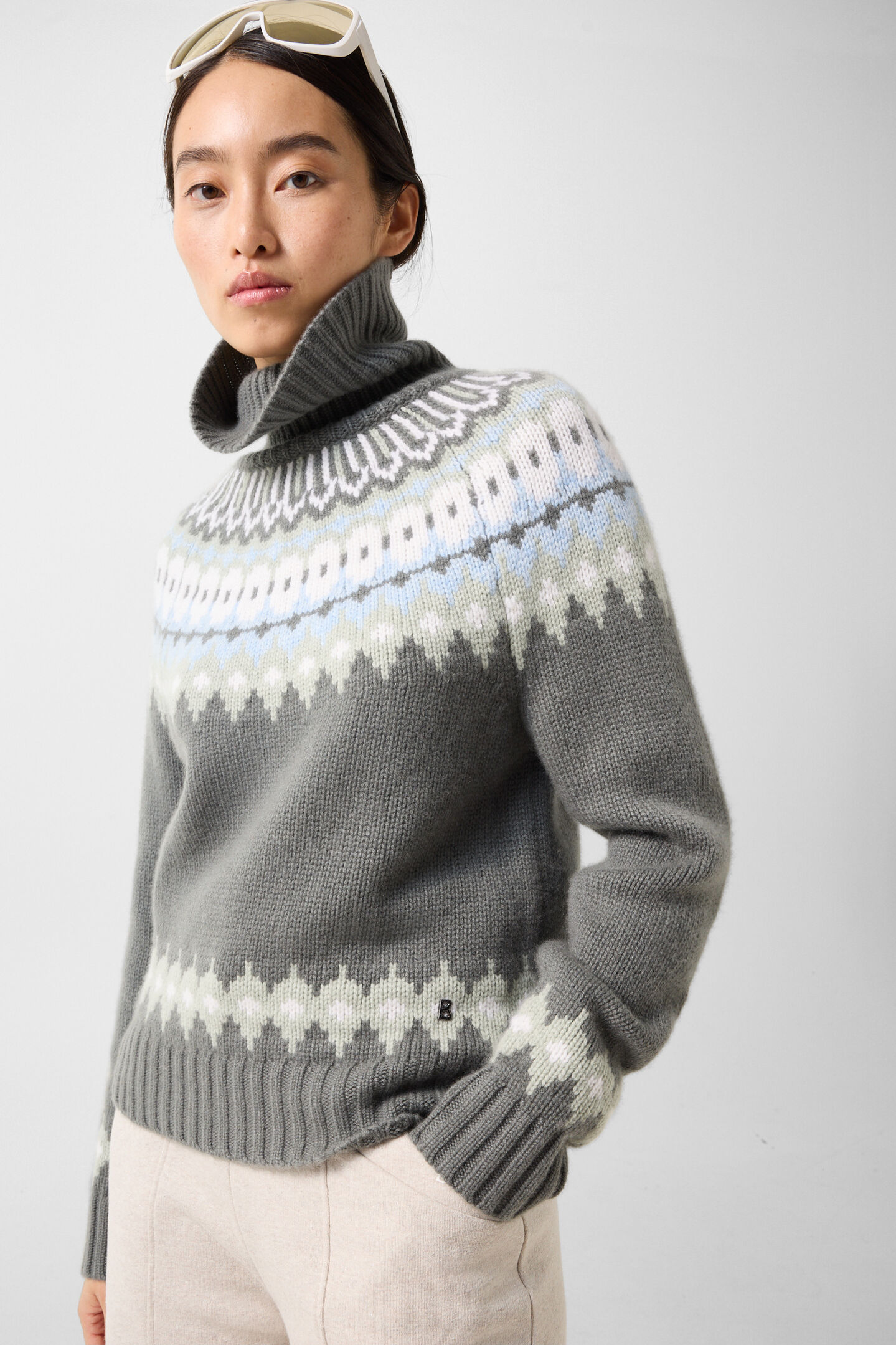 Ingrid cashmere jumper and Norwegian-style jumper Olive/Light blue/Off-white