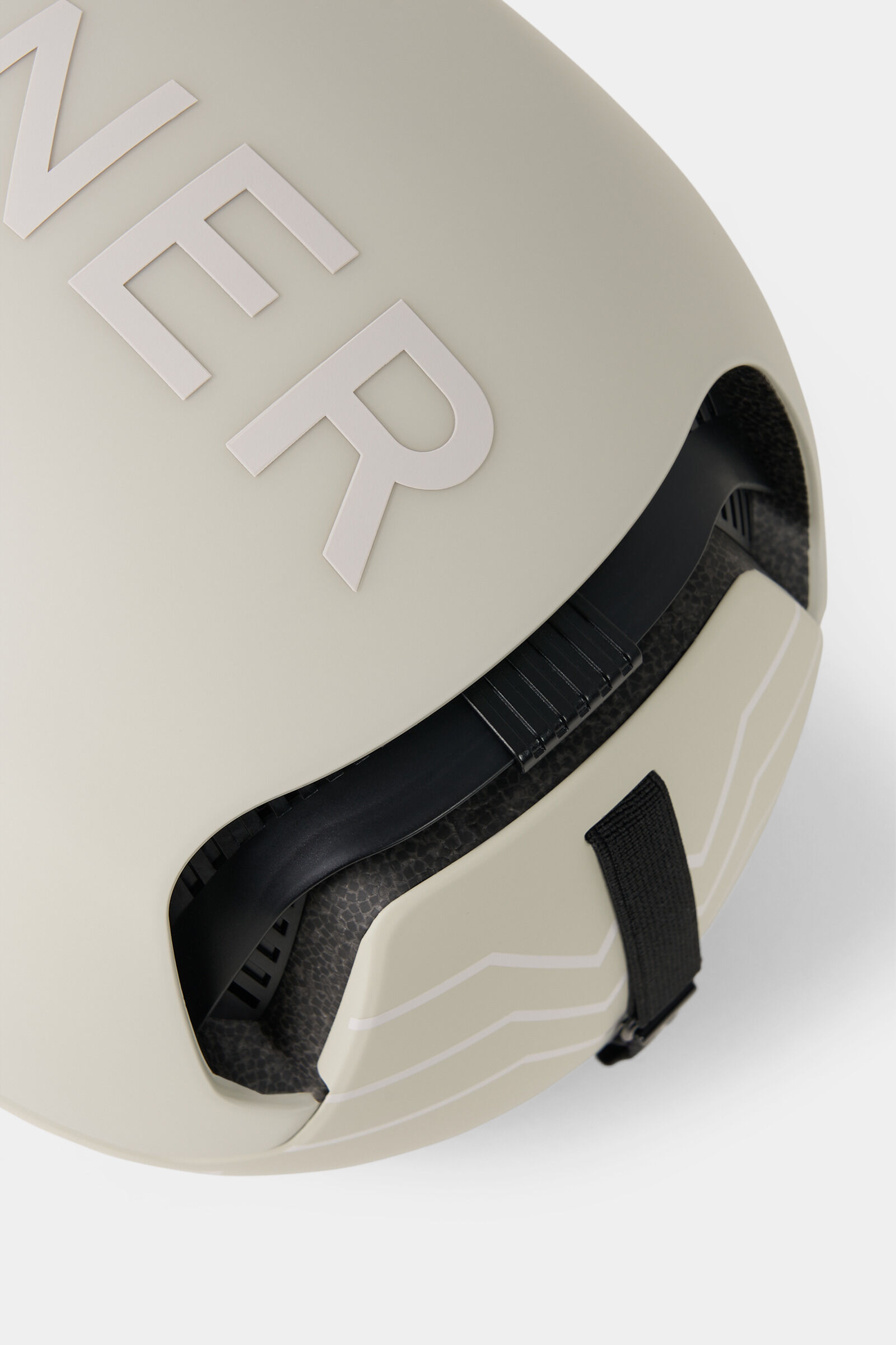 Cortina Pro ski helmet Beige
