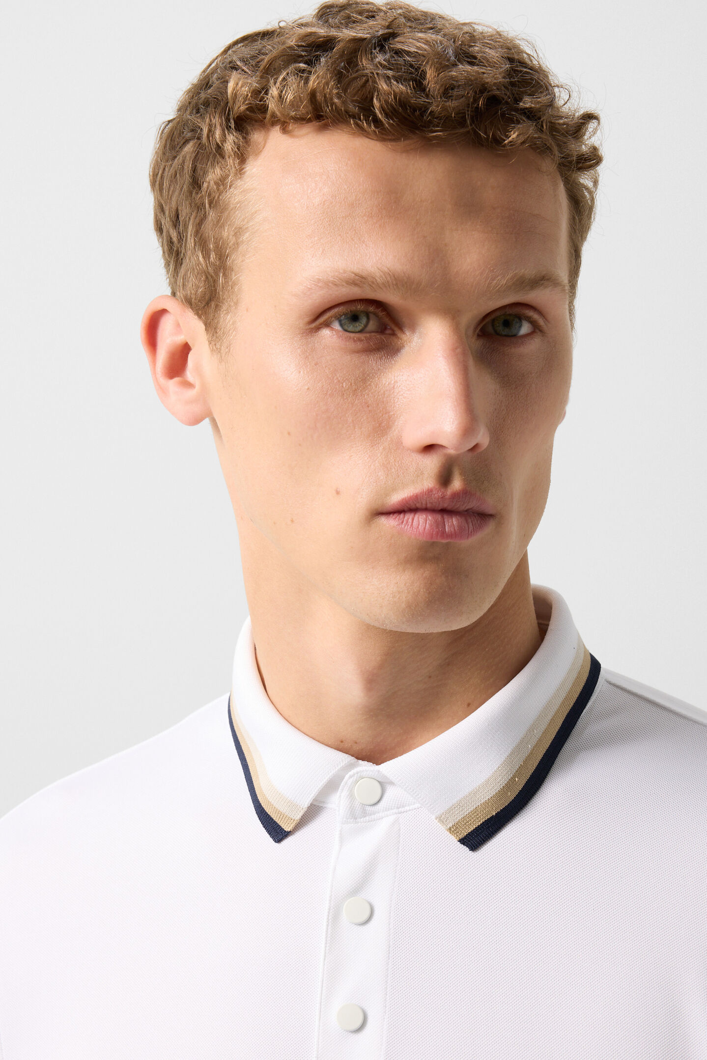 Arik functional short-sleeved top White