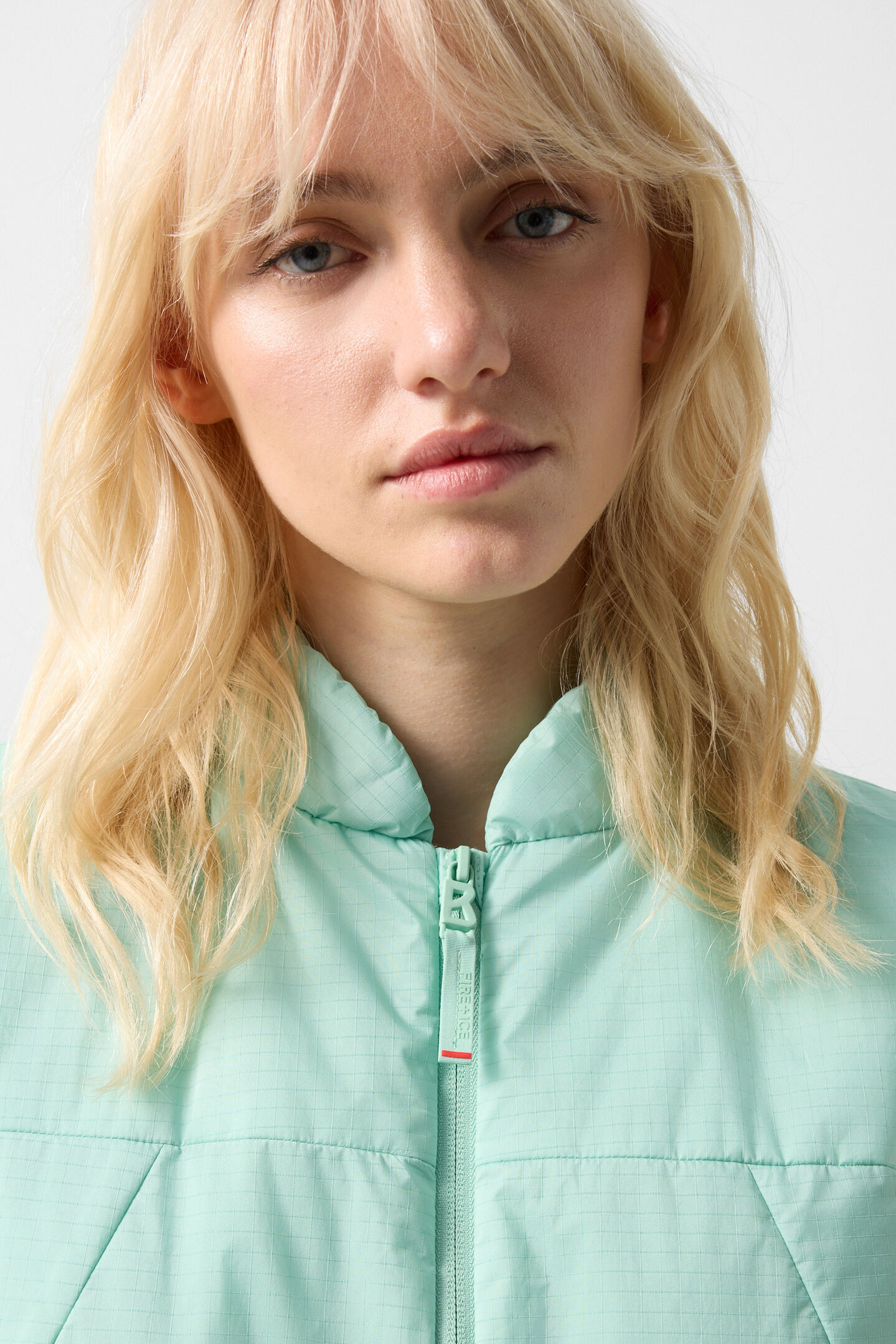 Lightweight functional waistcoat Kaila Mint