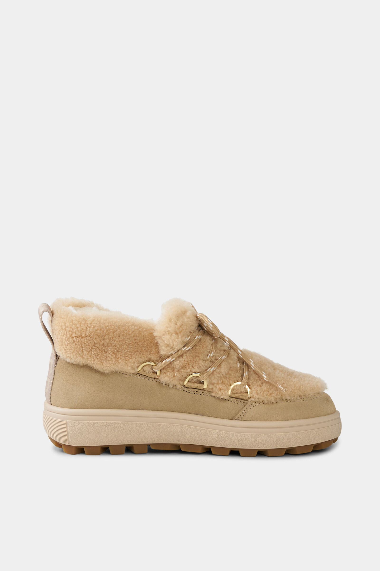 Low boots Chamonix with spikes Beige