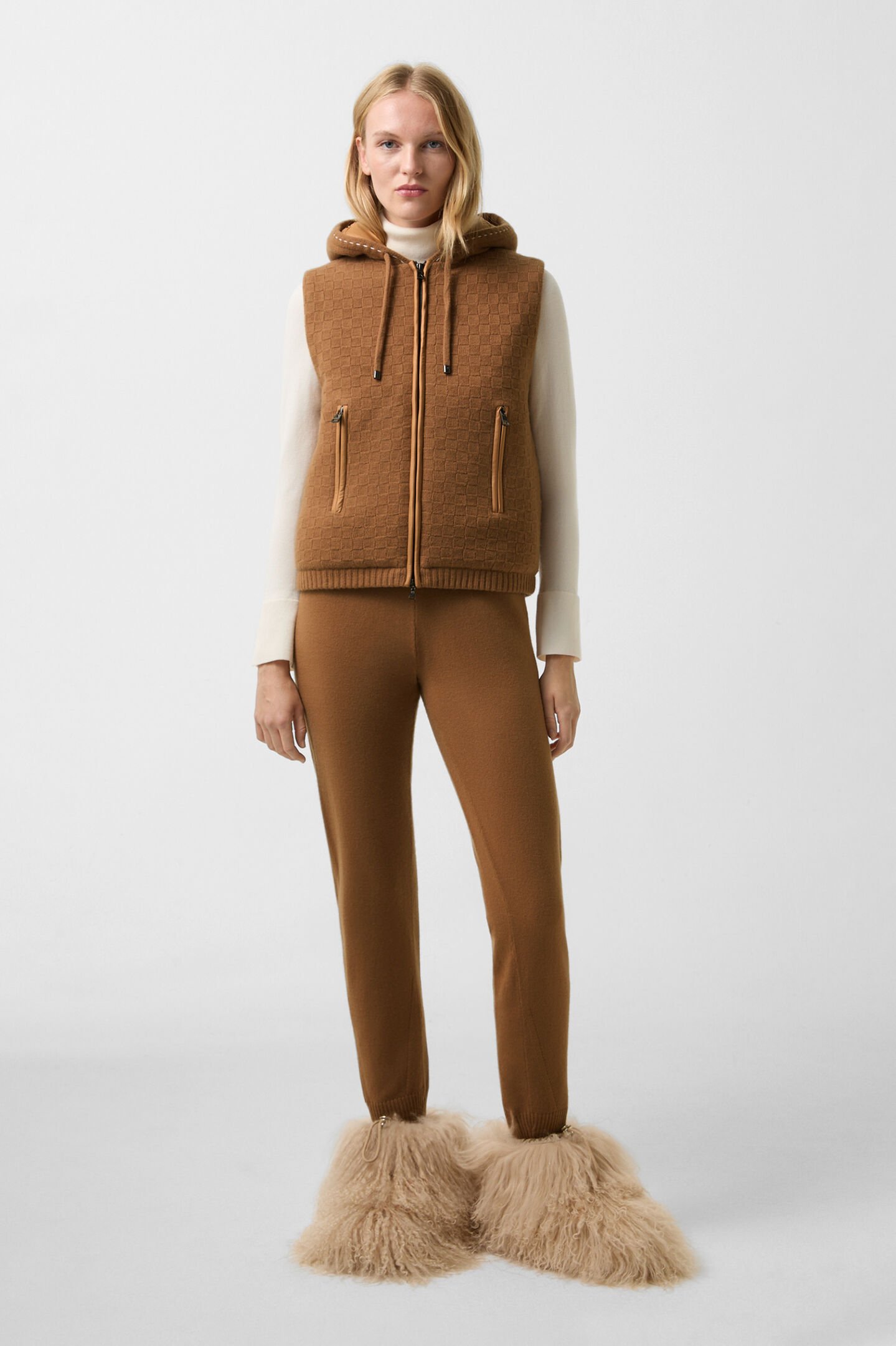 Lissity knitted quilted waistcoat Camel