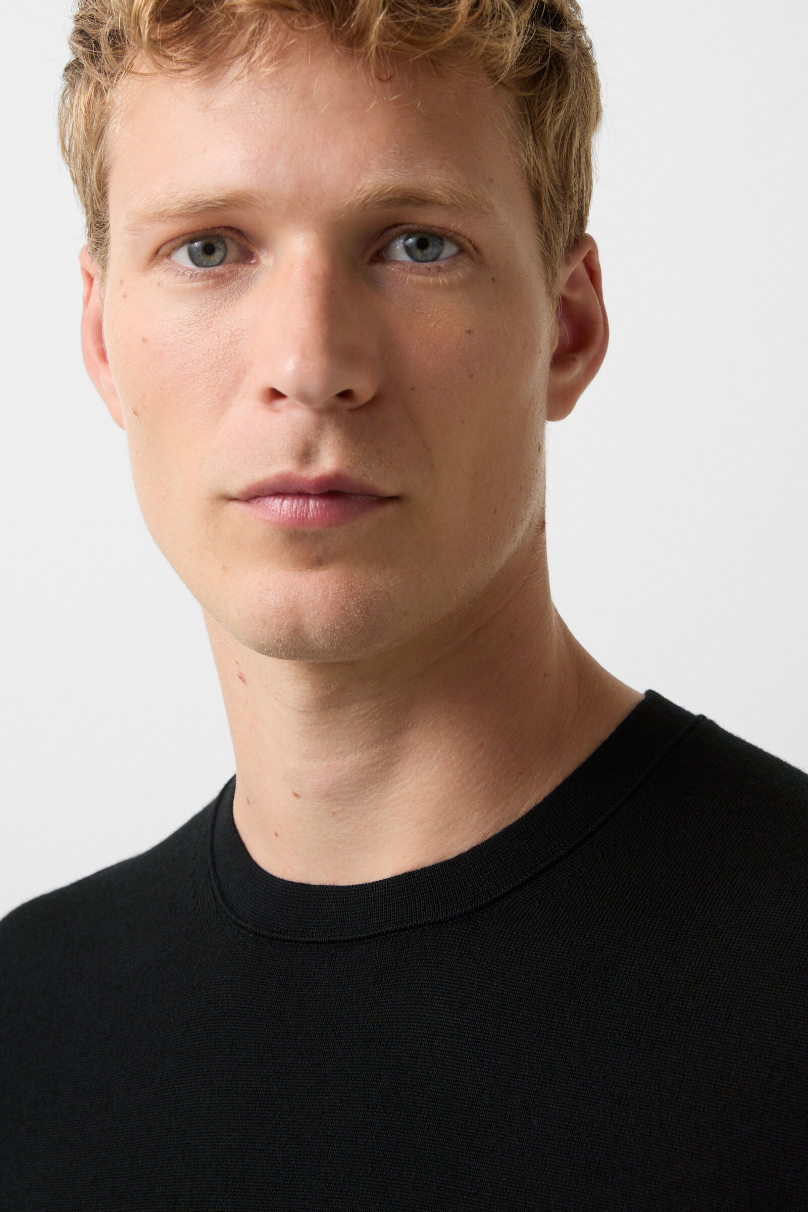 Fine knit pullover Ole Black