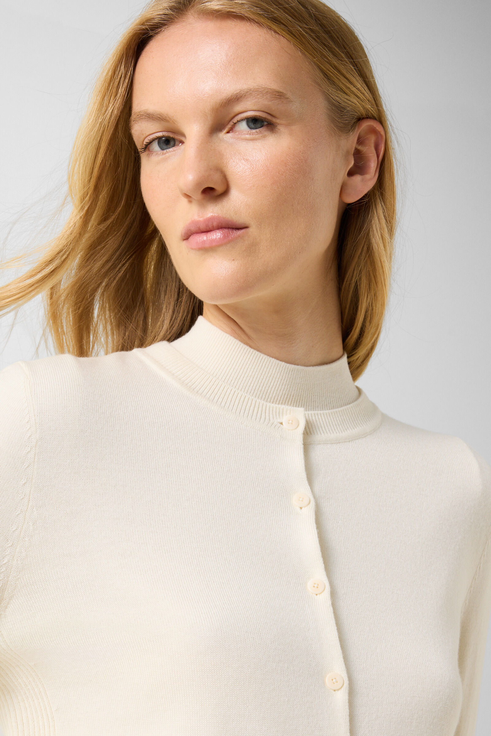 Schurwoll-Seiden-Strickjacke Azou Off-White