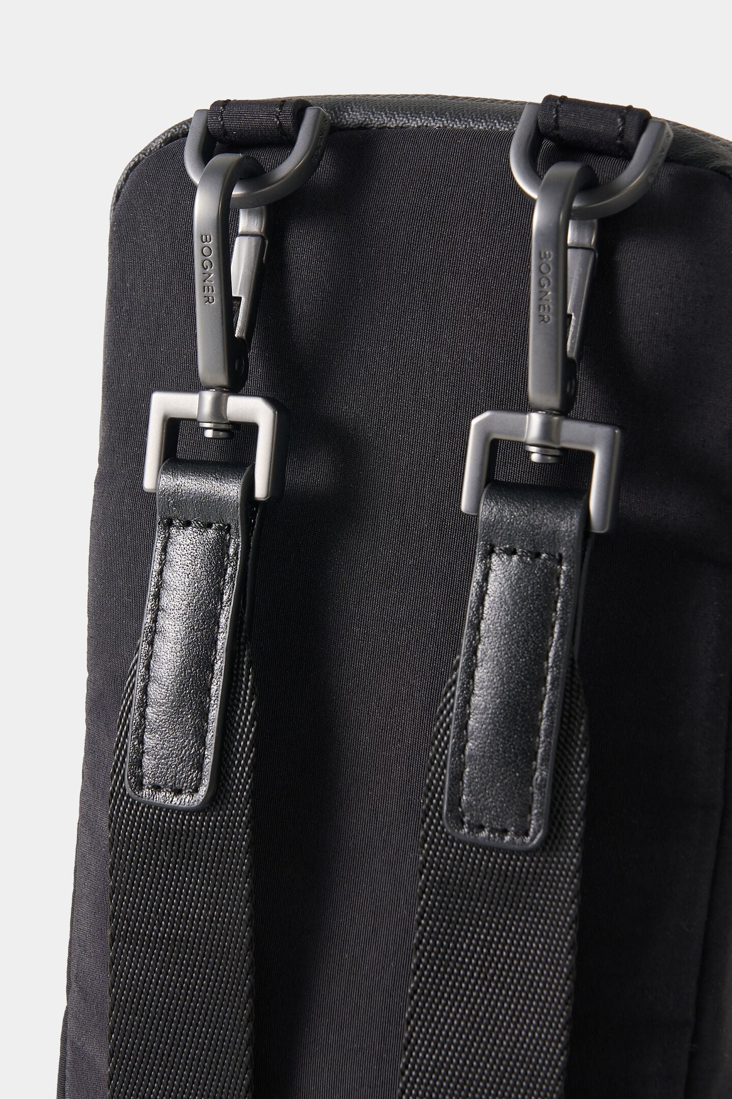 Schultertasche Monarch Skyler Schwarz