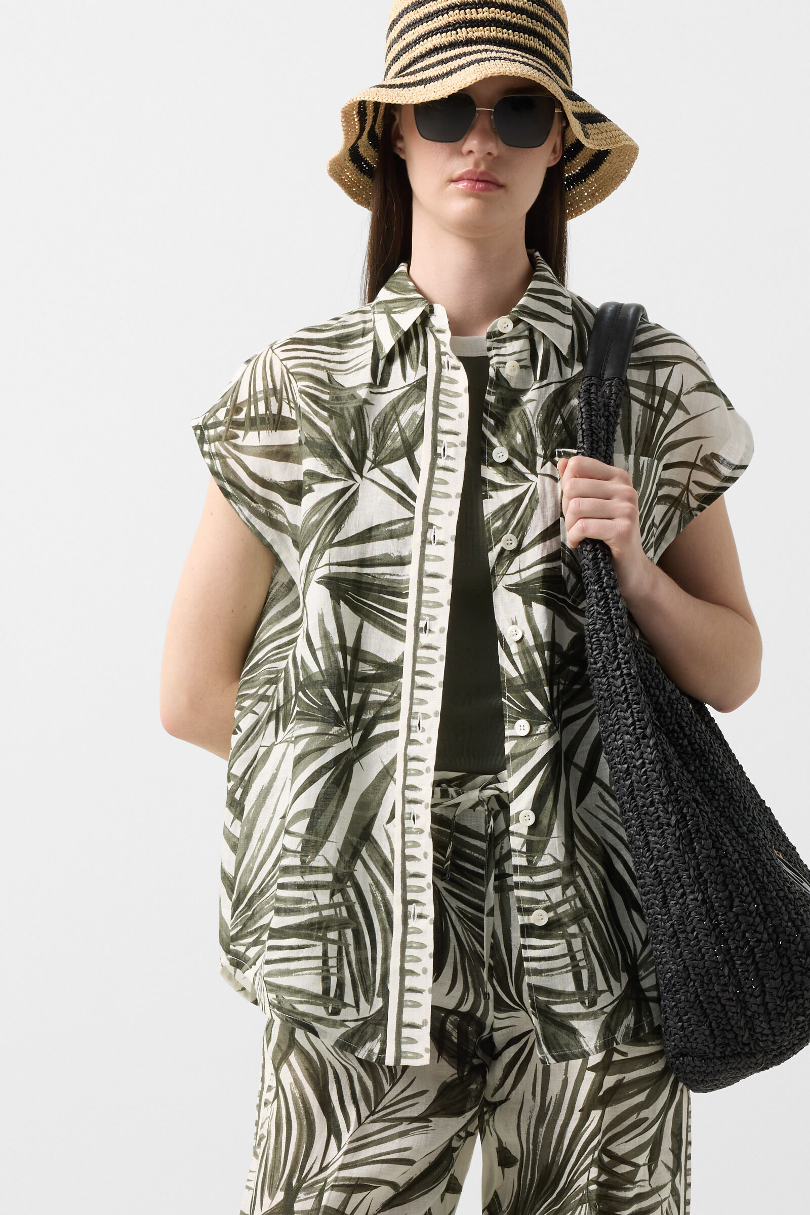 Linen trousers Gina Olive green/cream