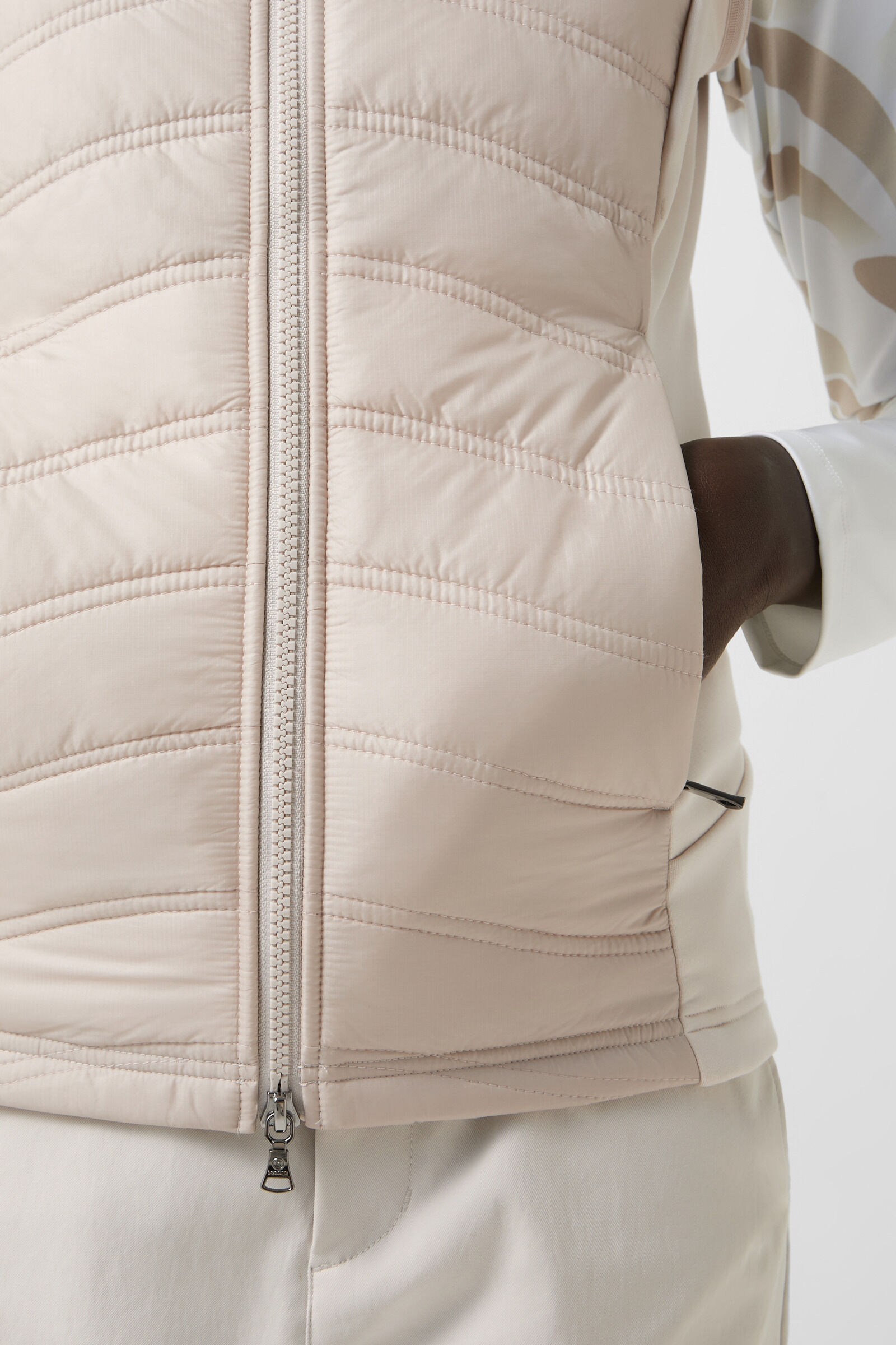 Fibi mid-layer hybrid waistcoat Sand