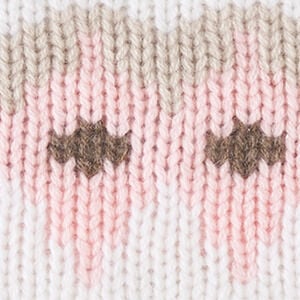 Pink/Off-white