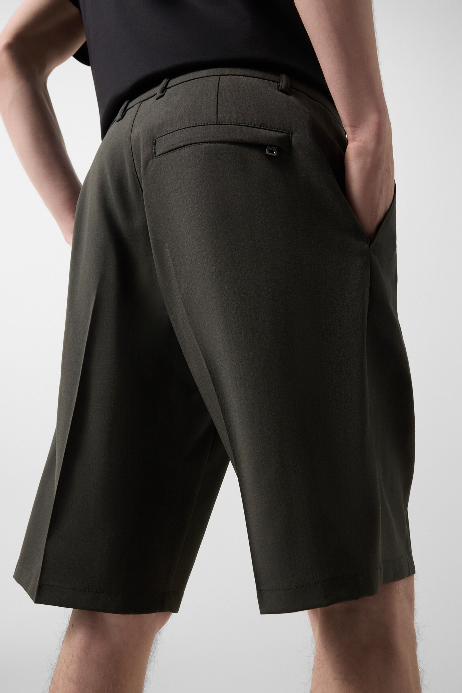 Johny pleated shorts Olive green