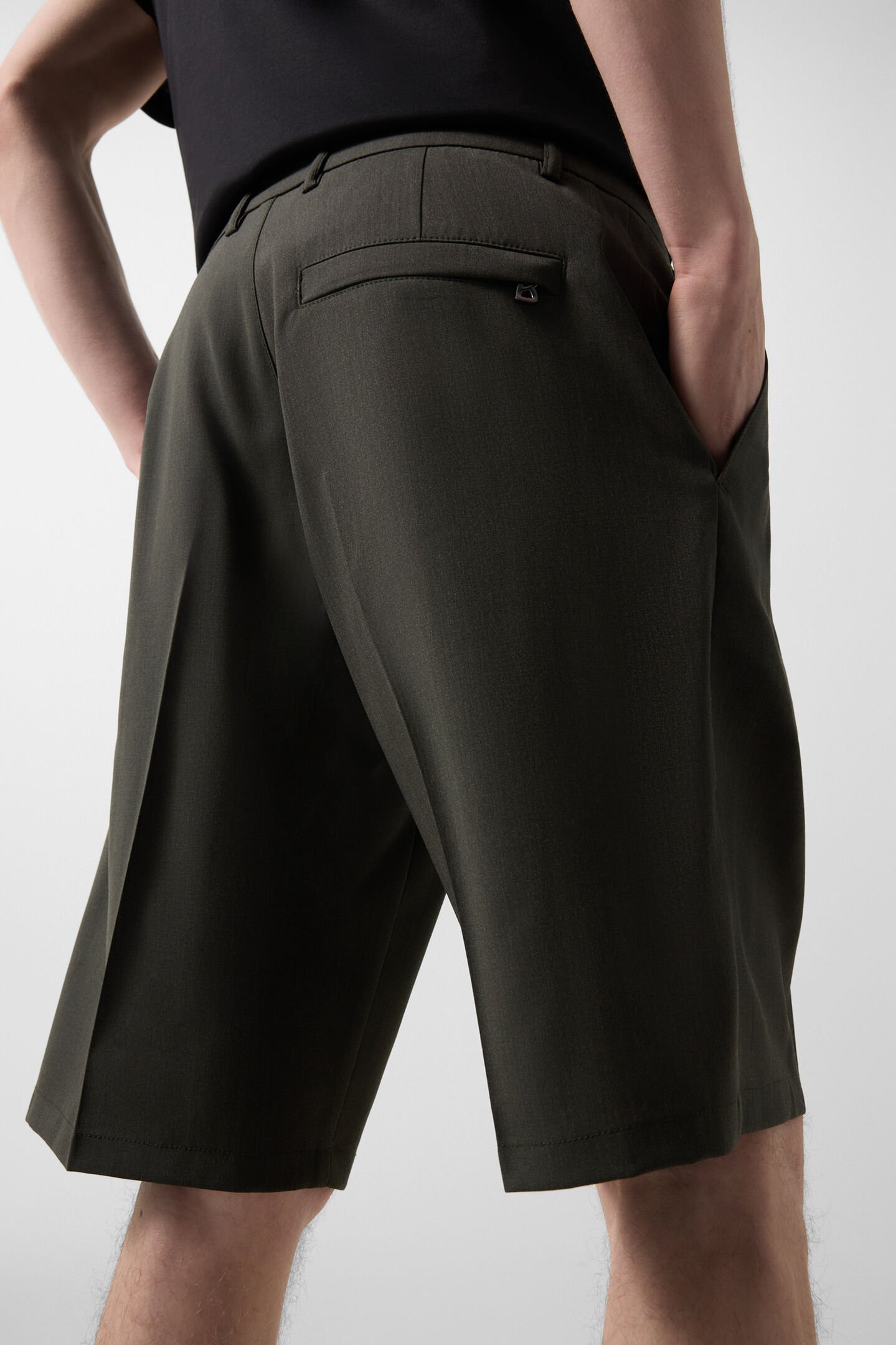 Johny pleated shorts Olive green