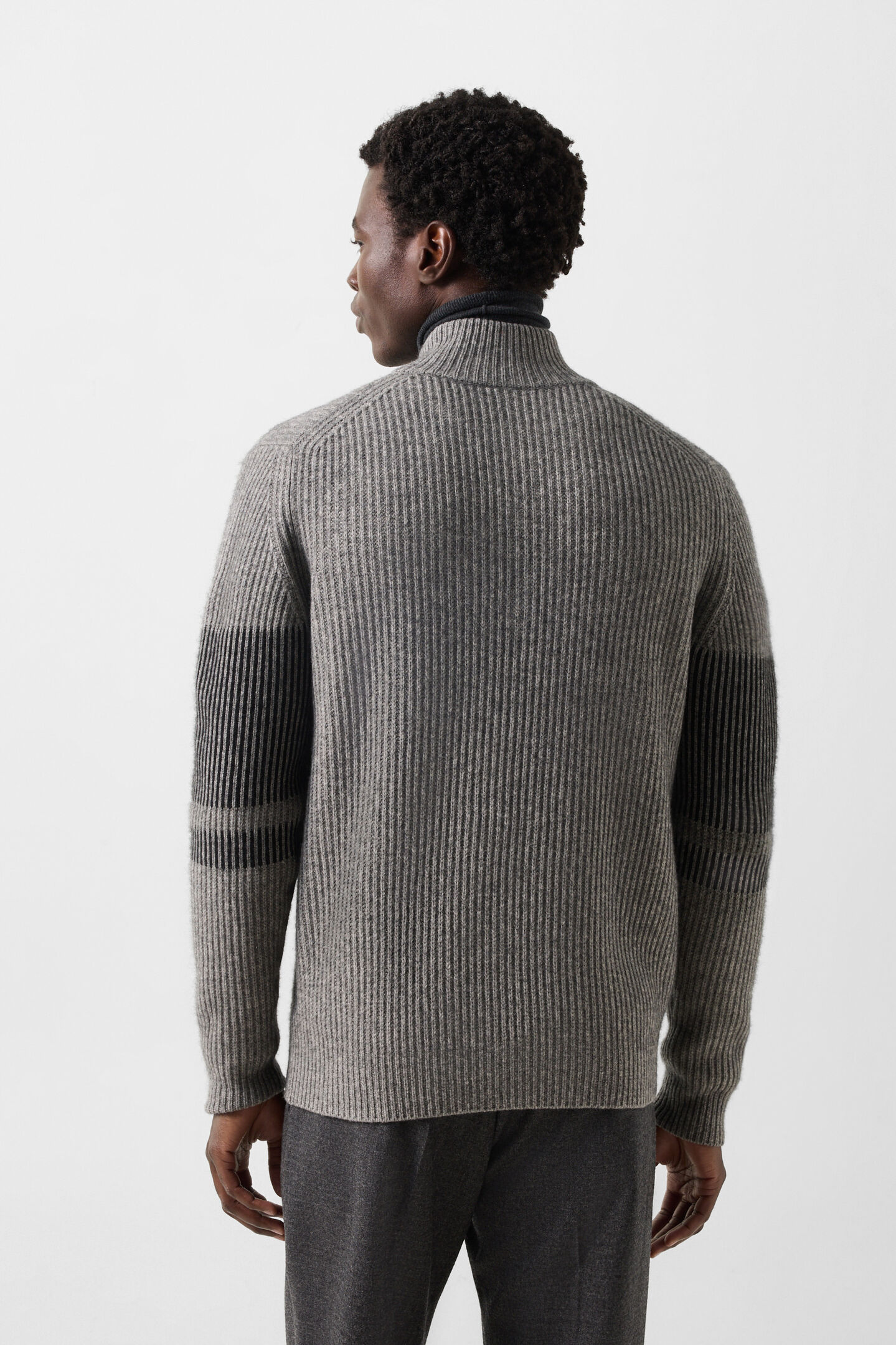 Yak Troyer Loris Grey/Black