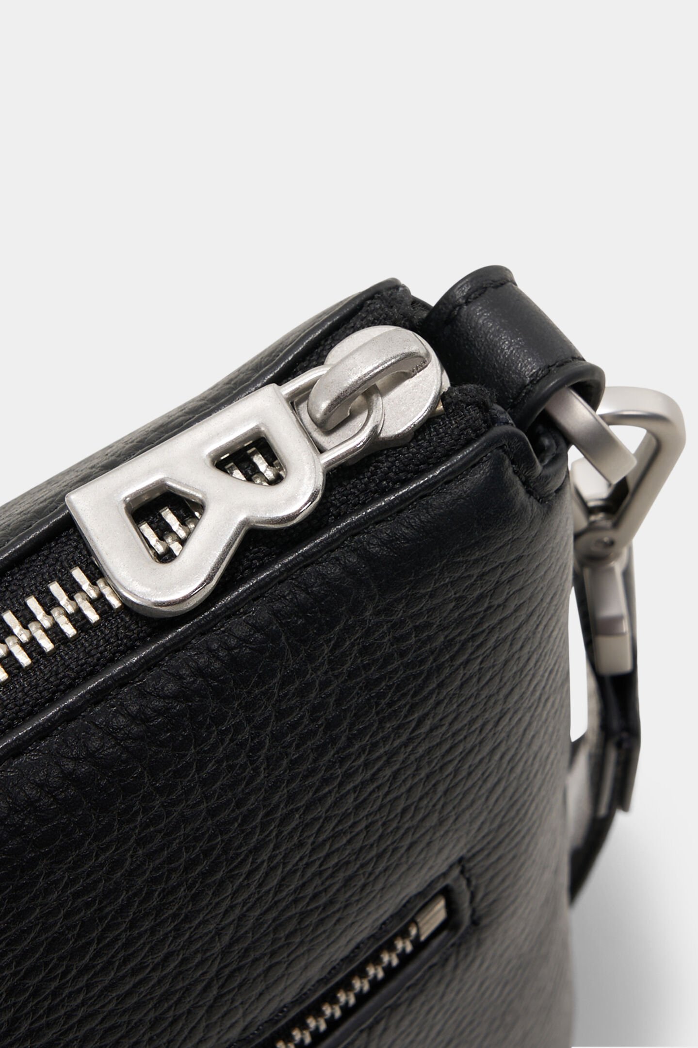 Schultertasche Andermatt Flavia Schwarz