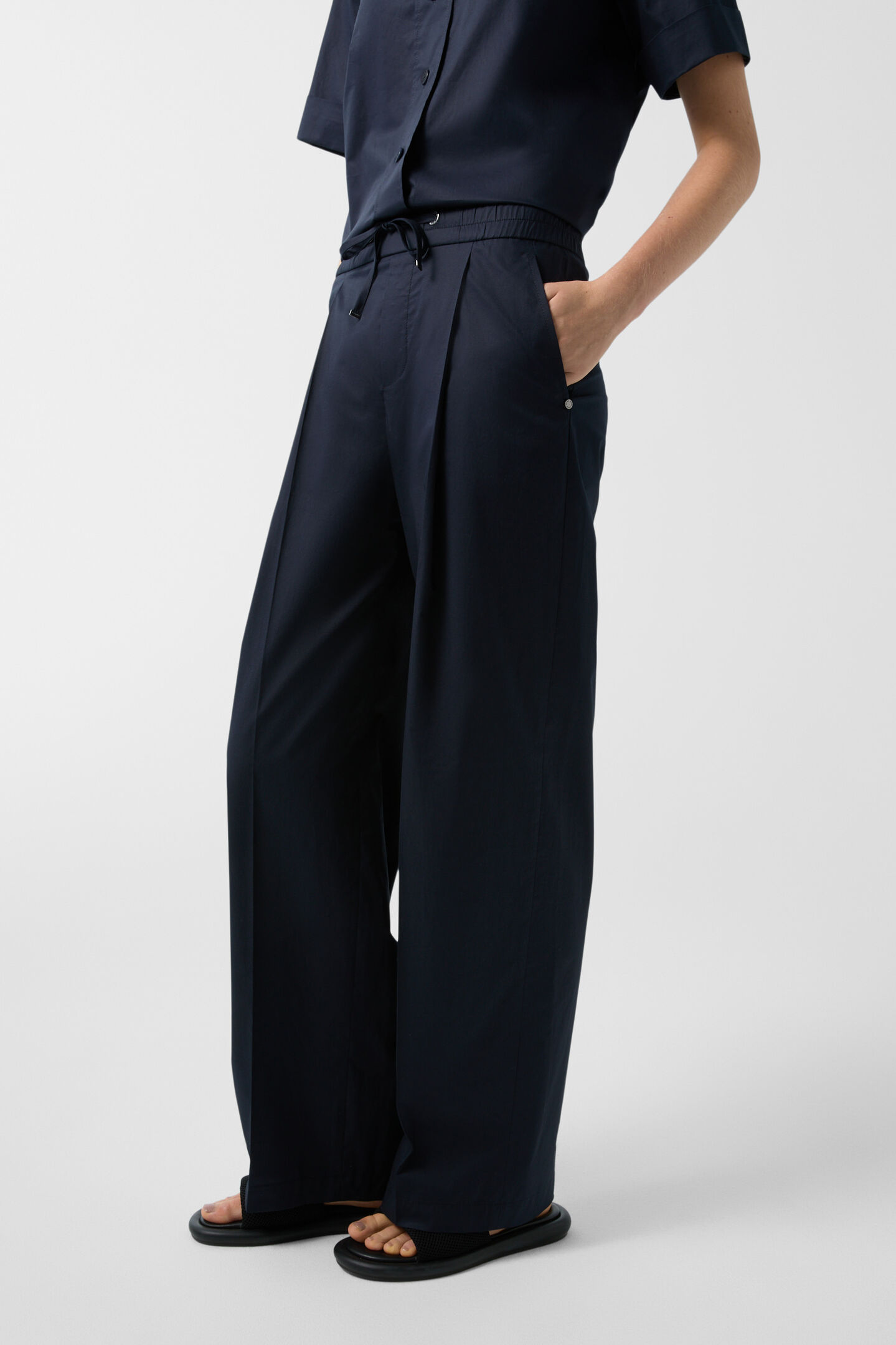 Pleated trousers Ella Navy blue