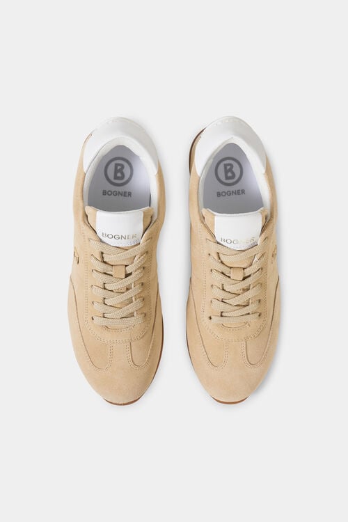 Valencia trainers Camel