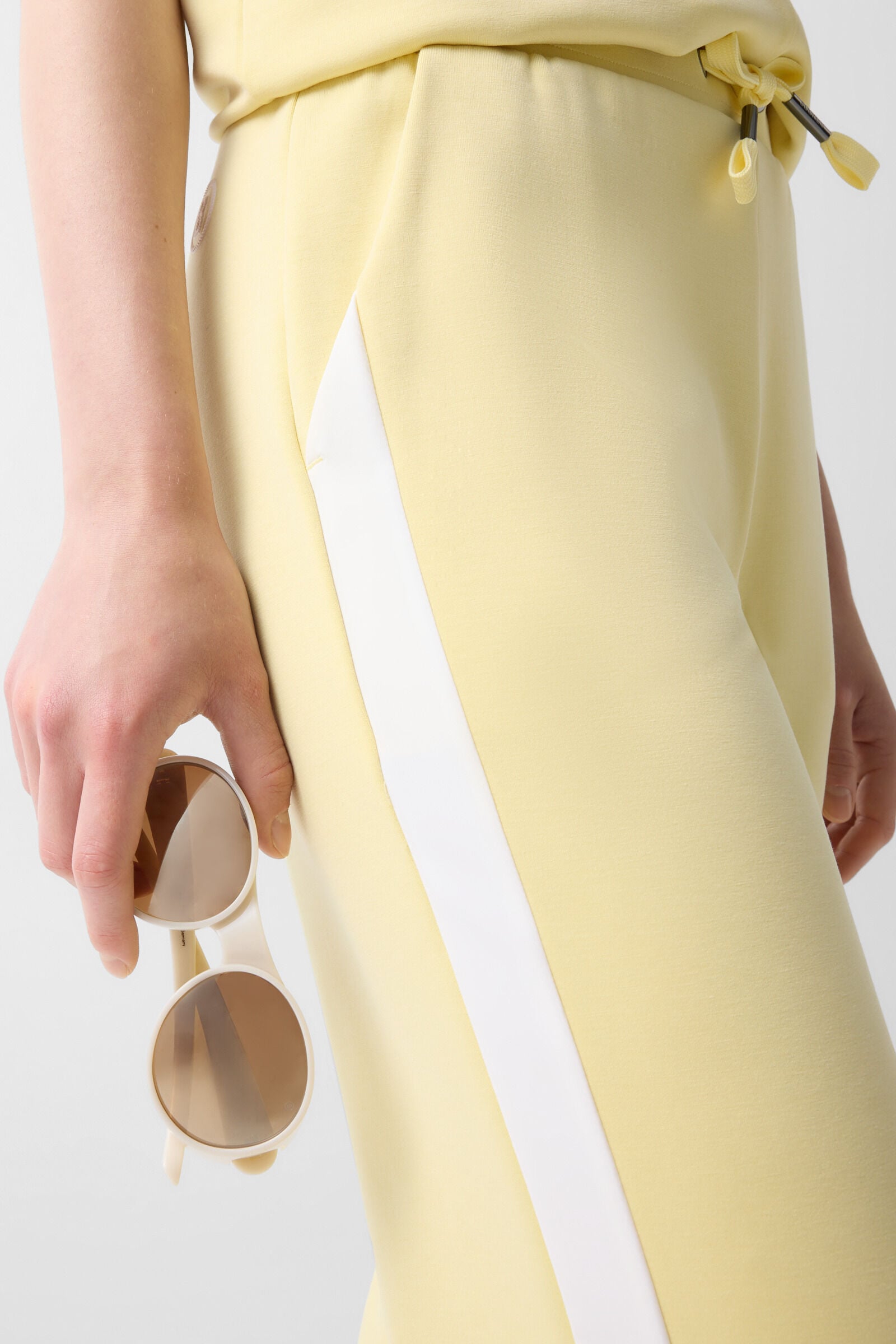 Joggers Blanca Yellow