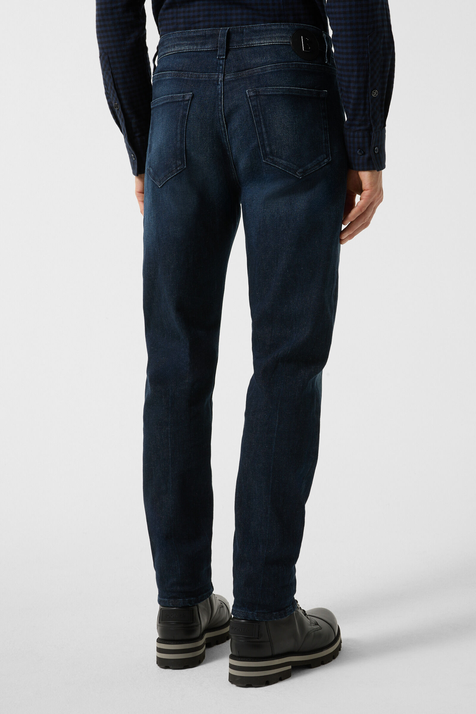 Tapered bottom jeans top