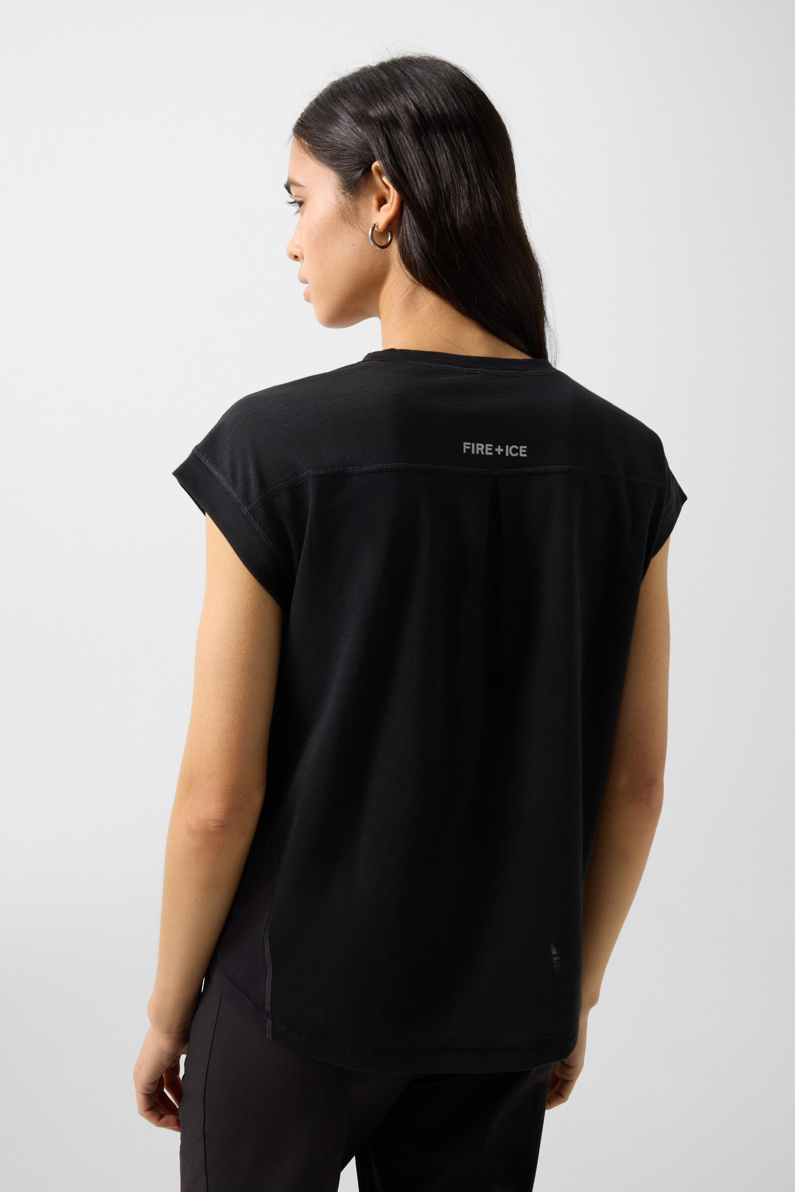 T-shirt Dahlia Black