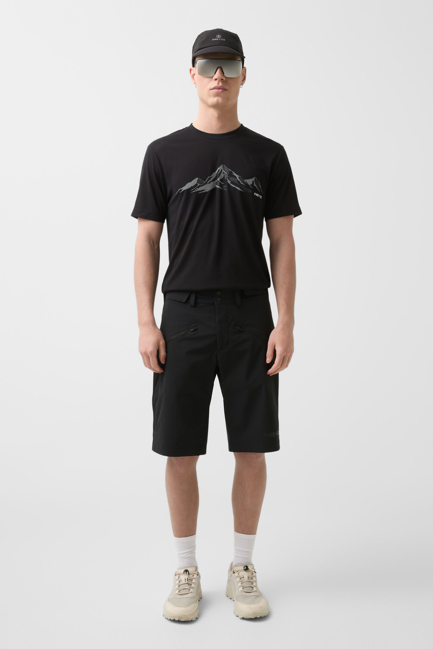 Cewan functional shorts Black
