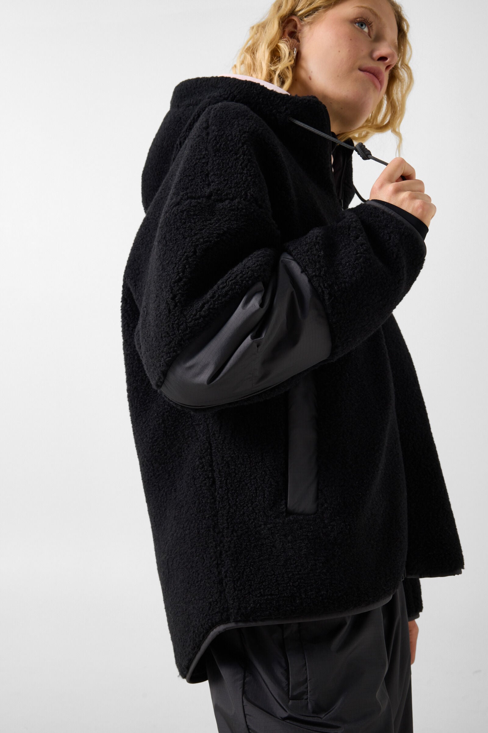 Naera Mid-Layer teddy jacket Black