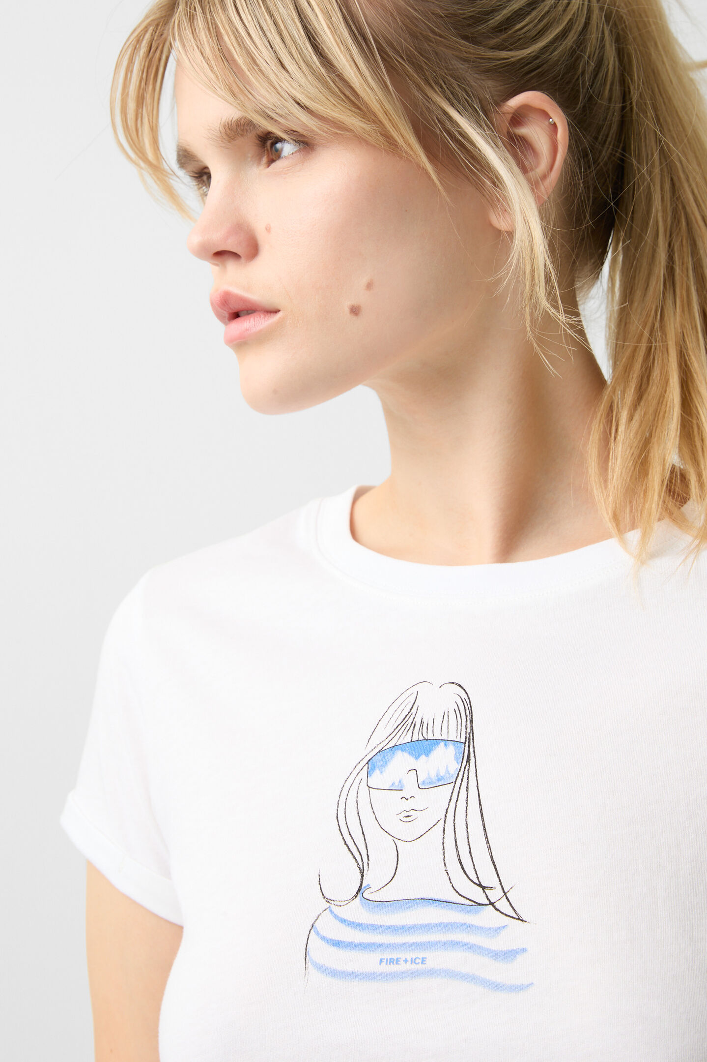 T-shirt Debra White/light blue