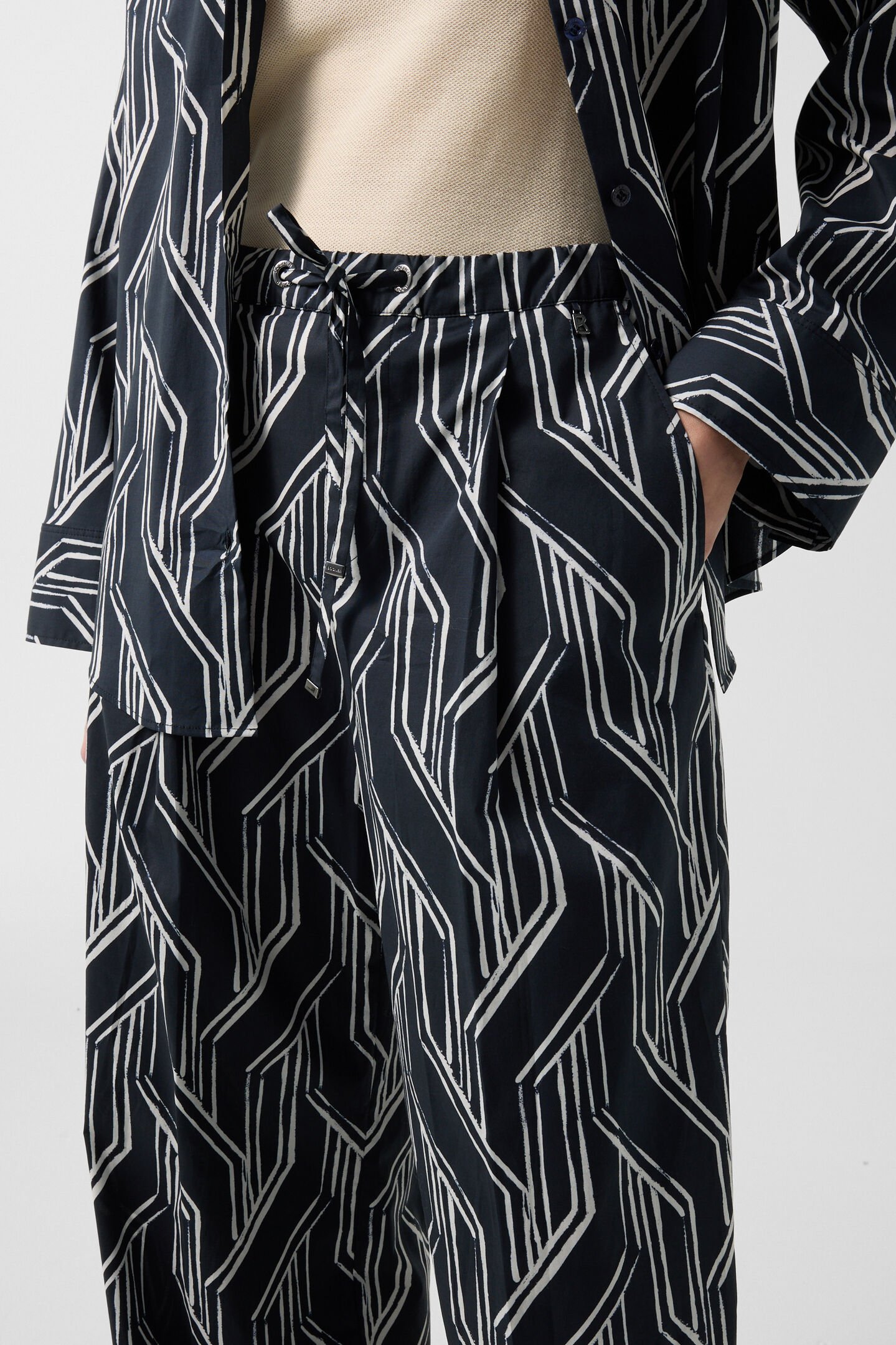 Pleated trousers Gina Navy blue/white