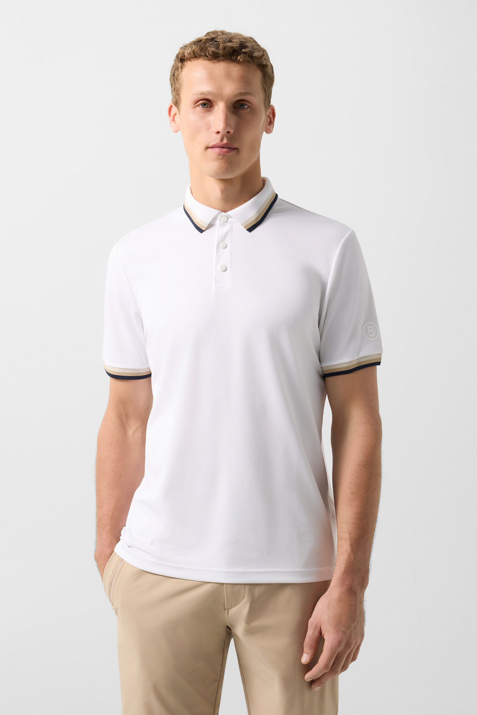 Arik functional short-sleeved top White