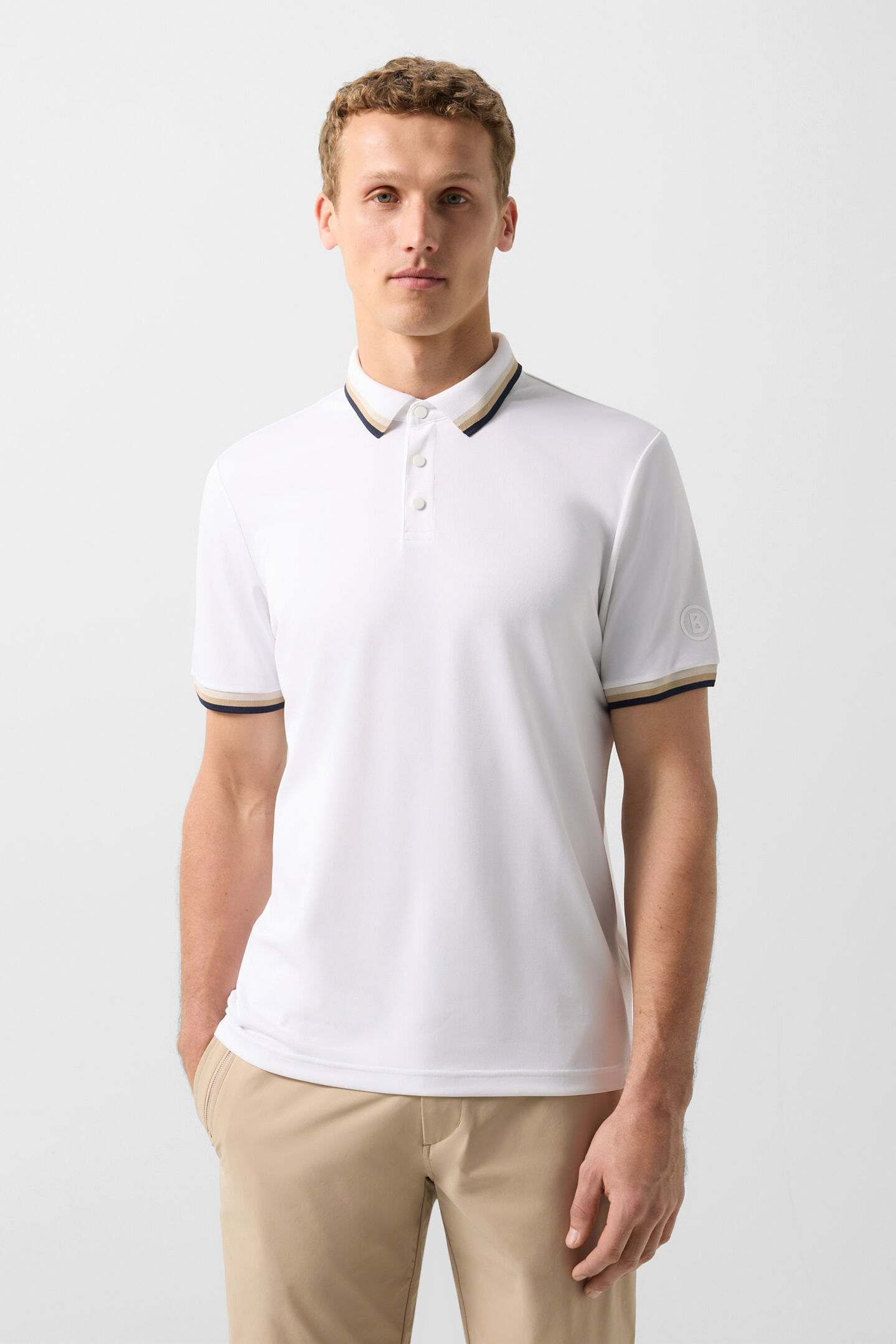 Arik functional short-sleeved top White