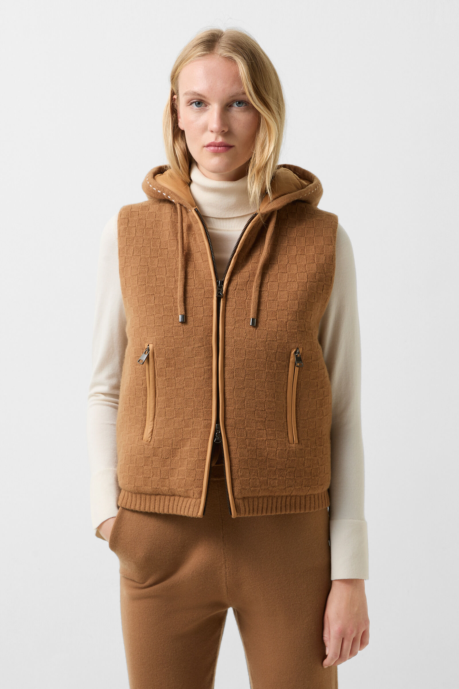 Lissity knitted quilted waistcoat Camel