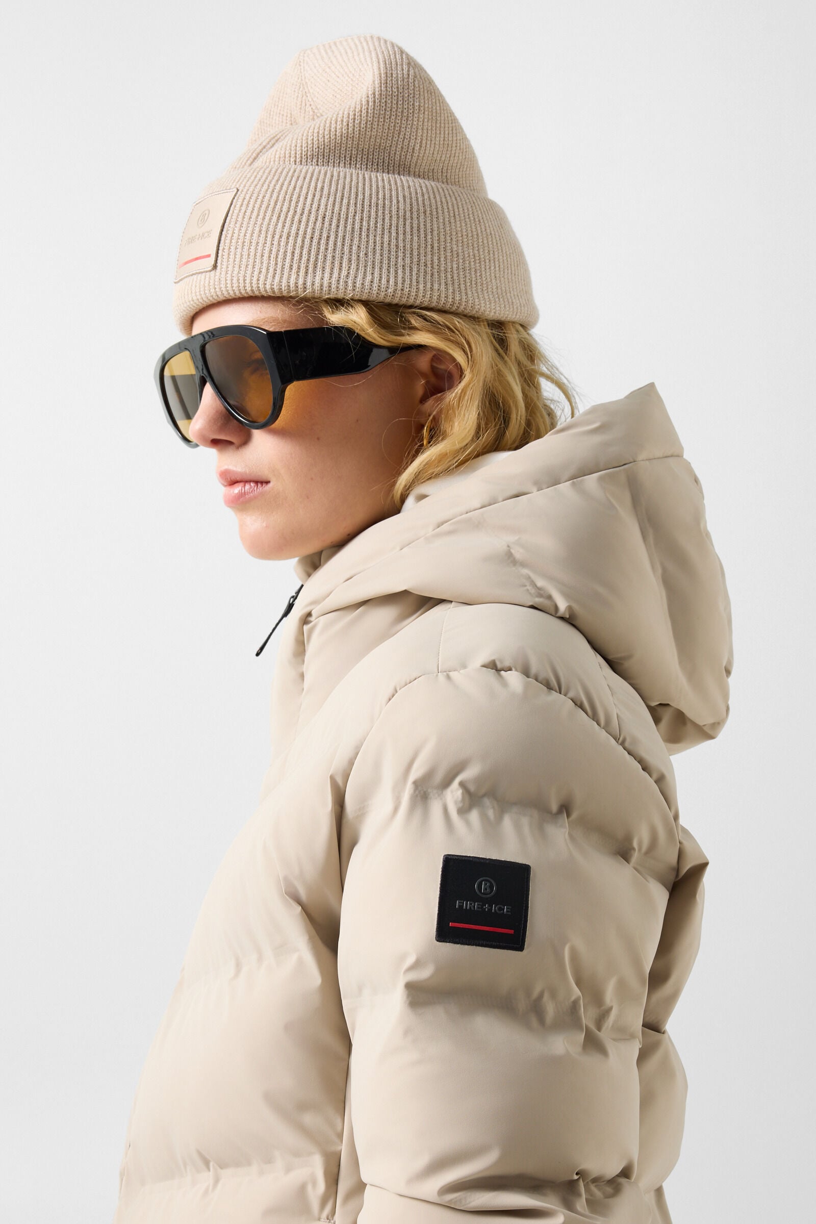 Tec-Aen quilted coat Beige