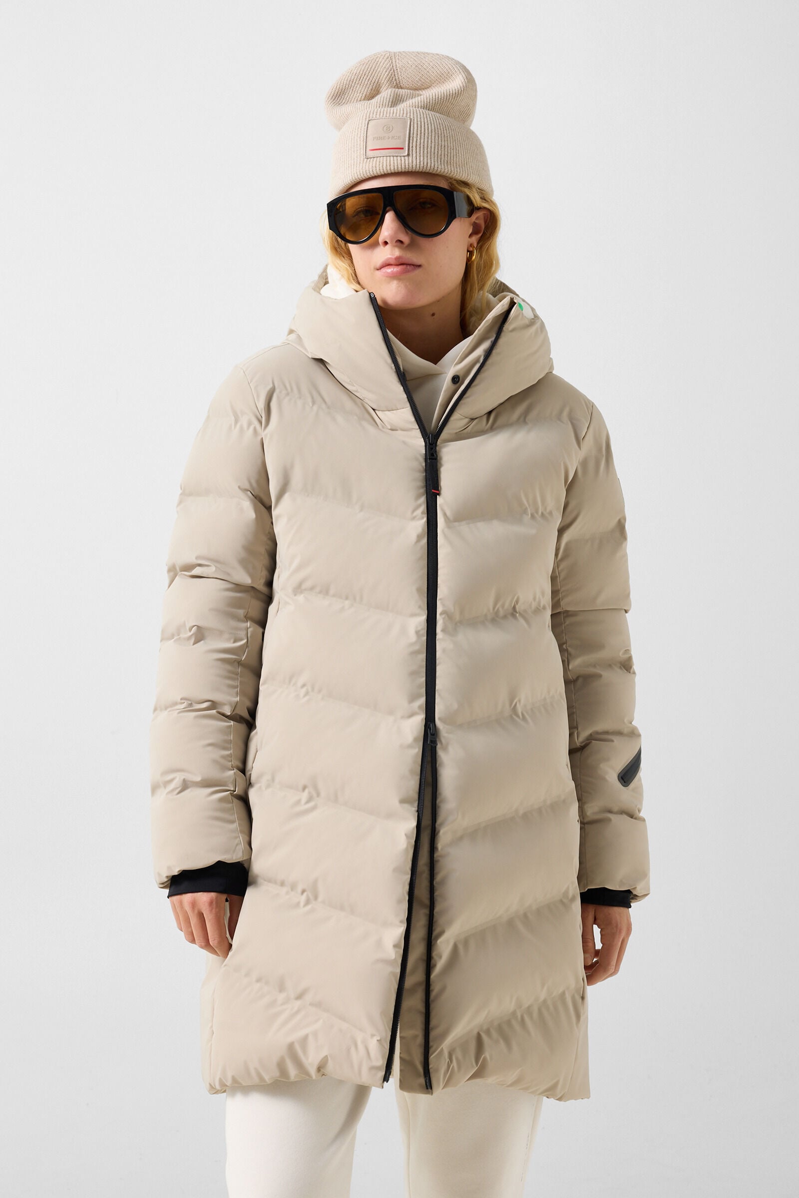Tec-Aen quilted coat Beige