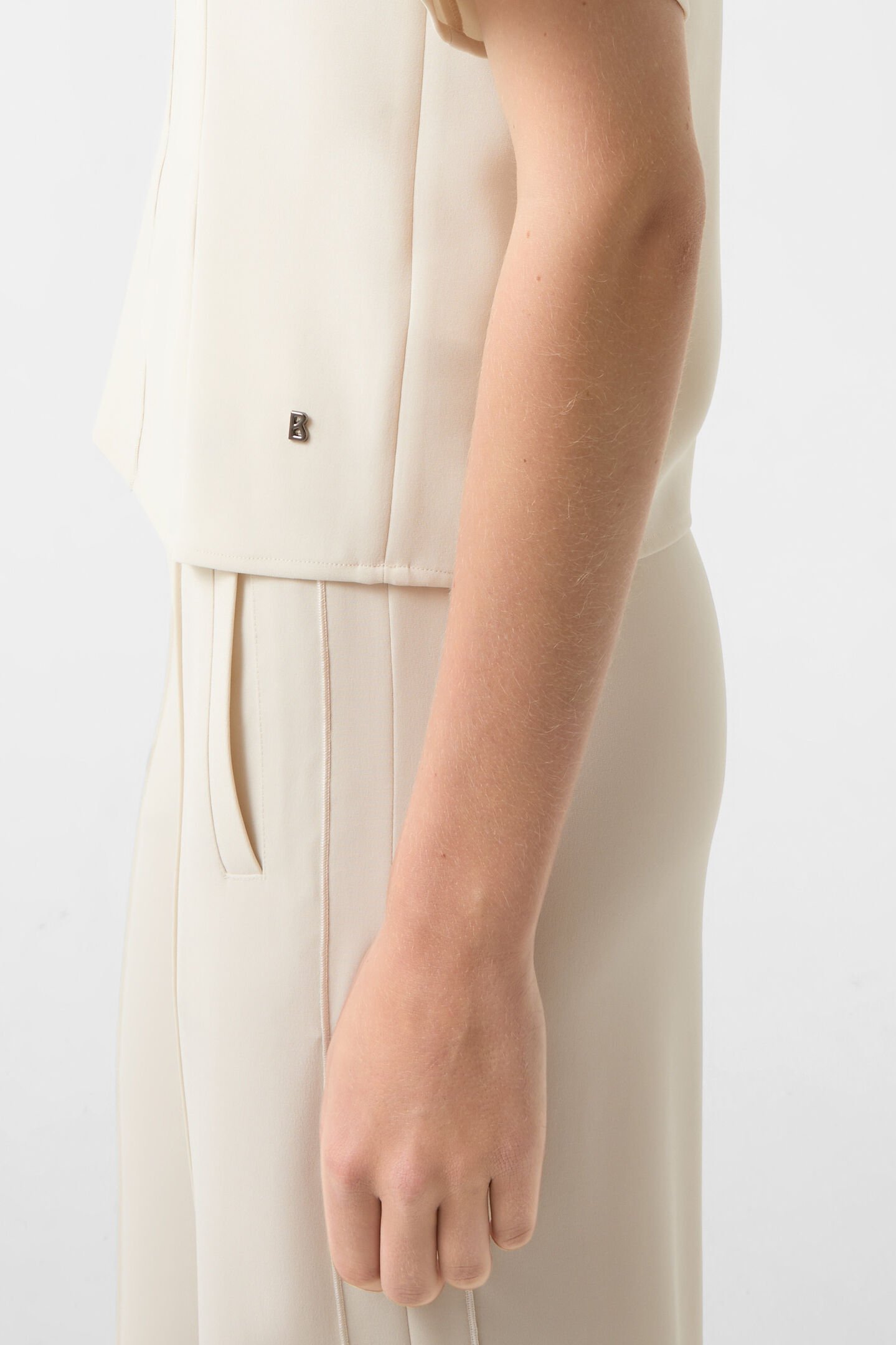 Scarlet crepe shirt Cream