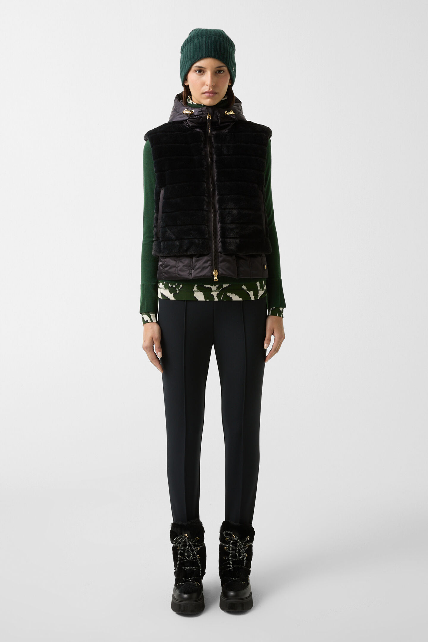 Yumi faux fur waistcoat Black