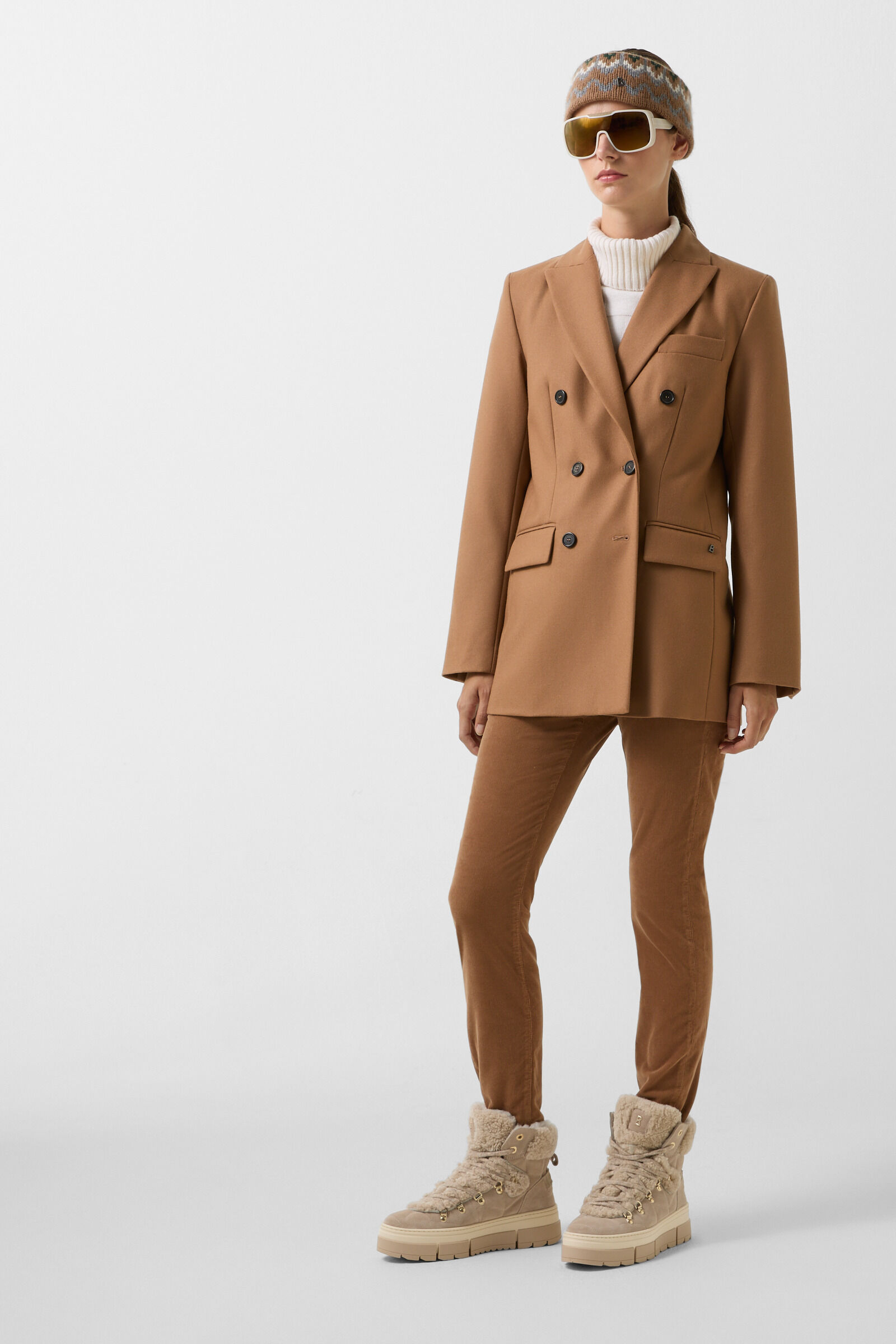 Julie 7/8 corduroy trousers Hazel