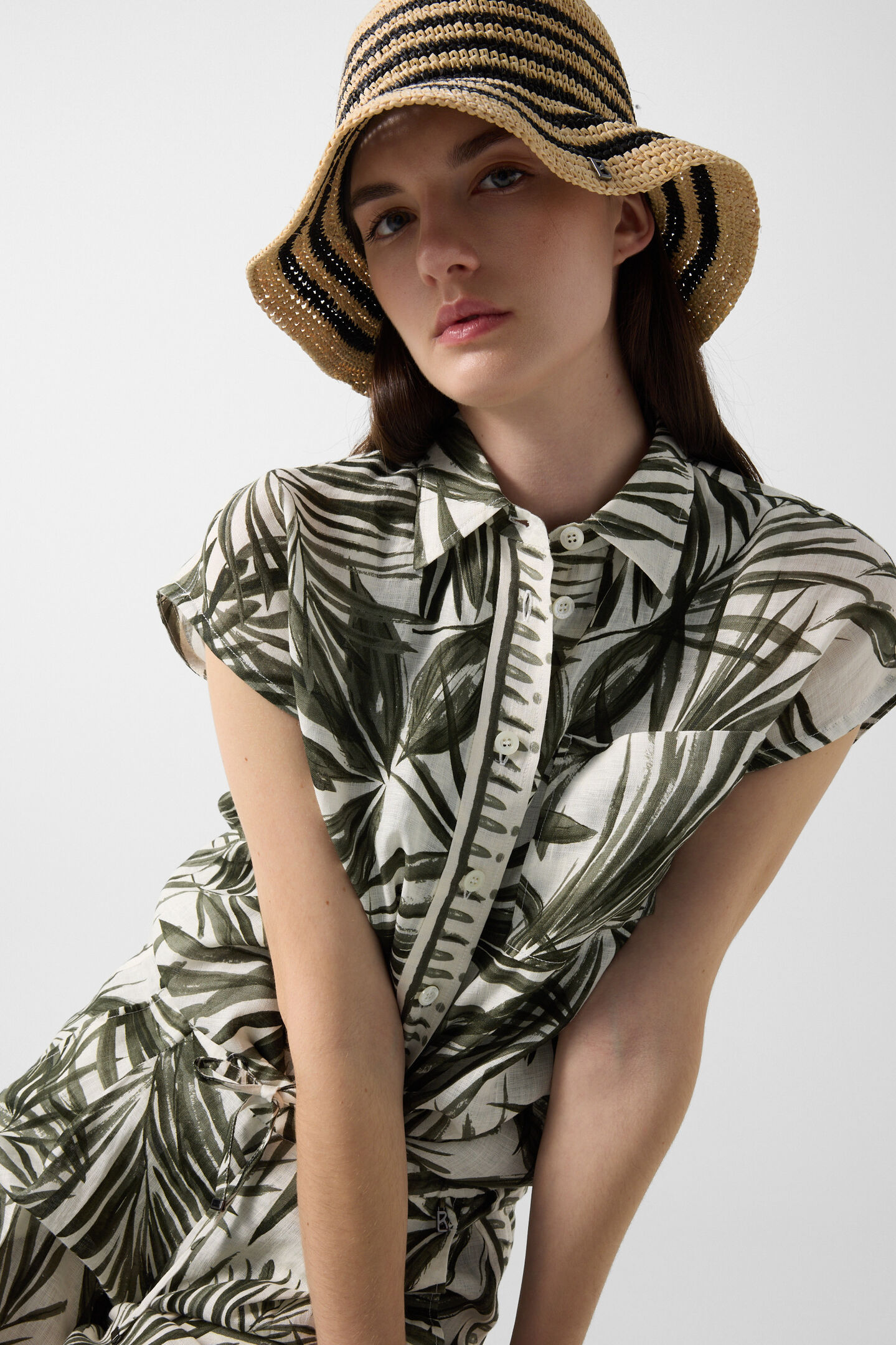 Charlet linen blouse Olive green/cream