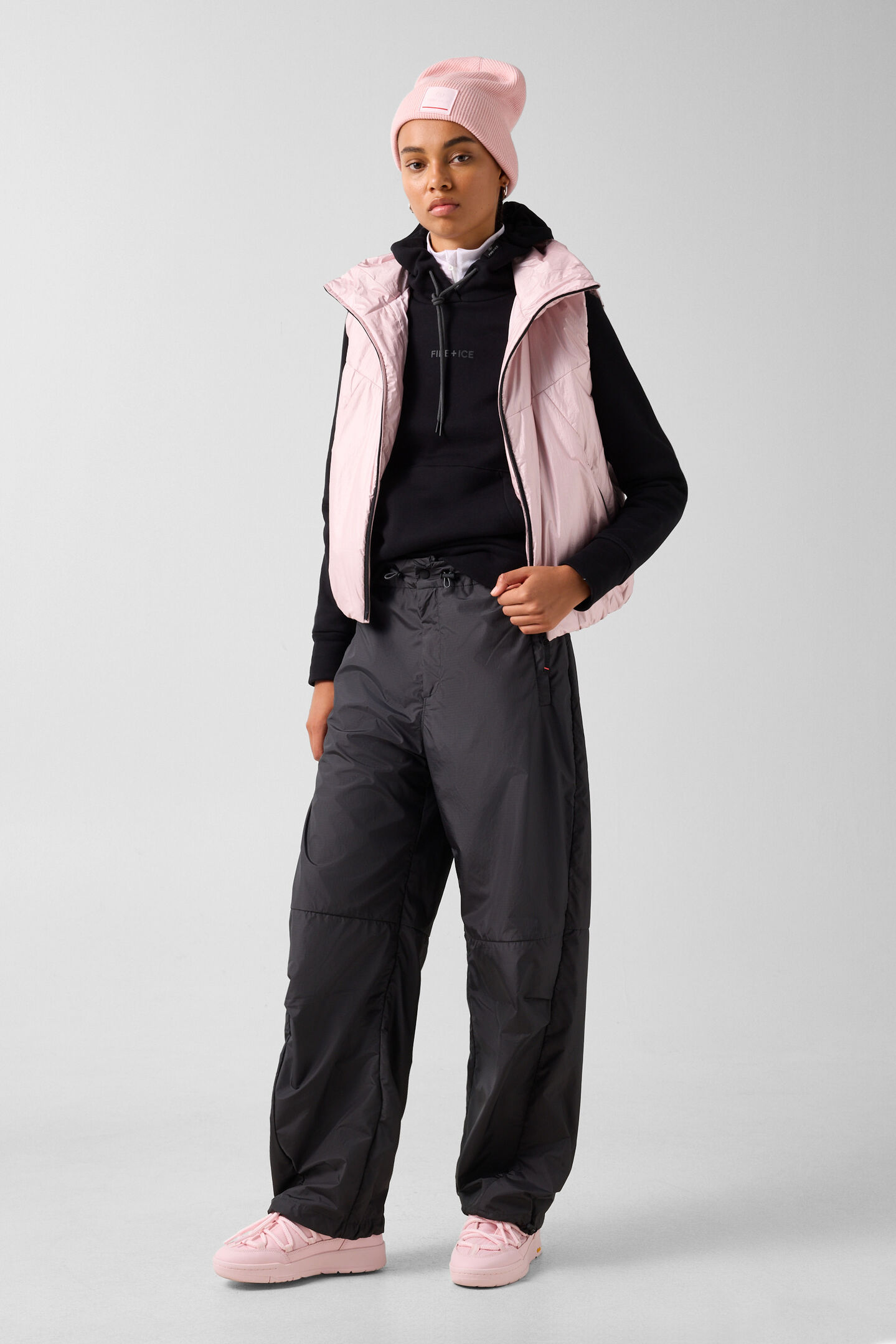 Deleen functional trousers Black
