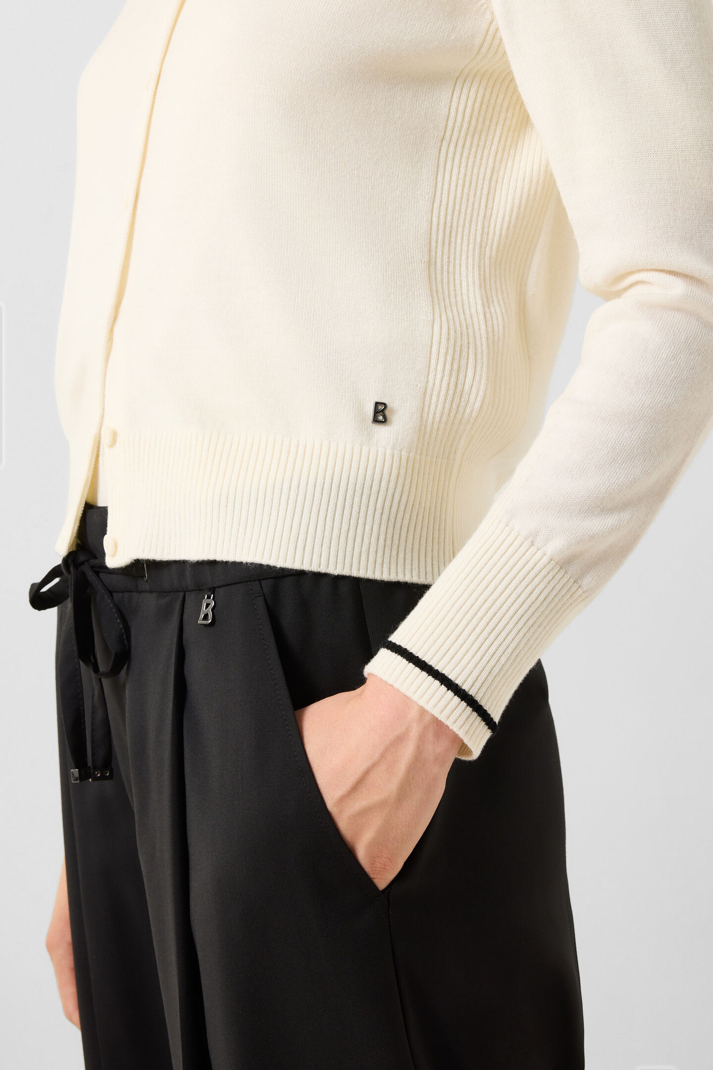 Schurwoll-Seiden-Strickjacke Azou Off-White