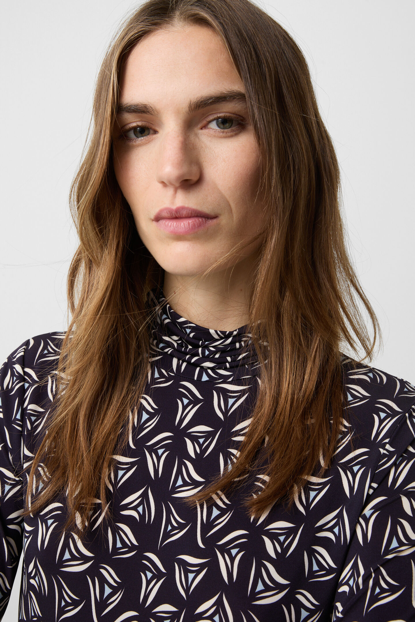 Andriana longsleeve Navy blue/white