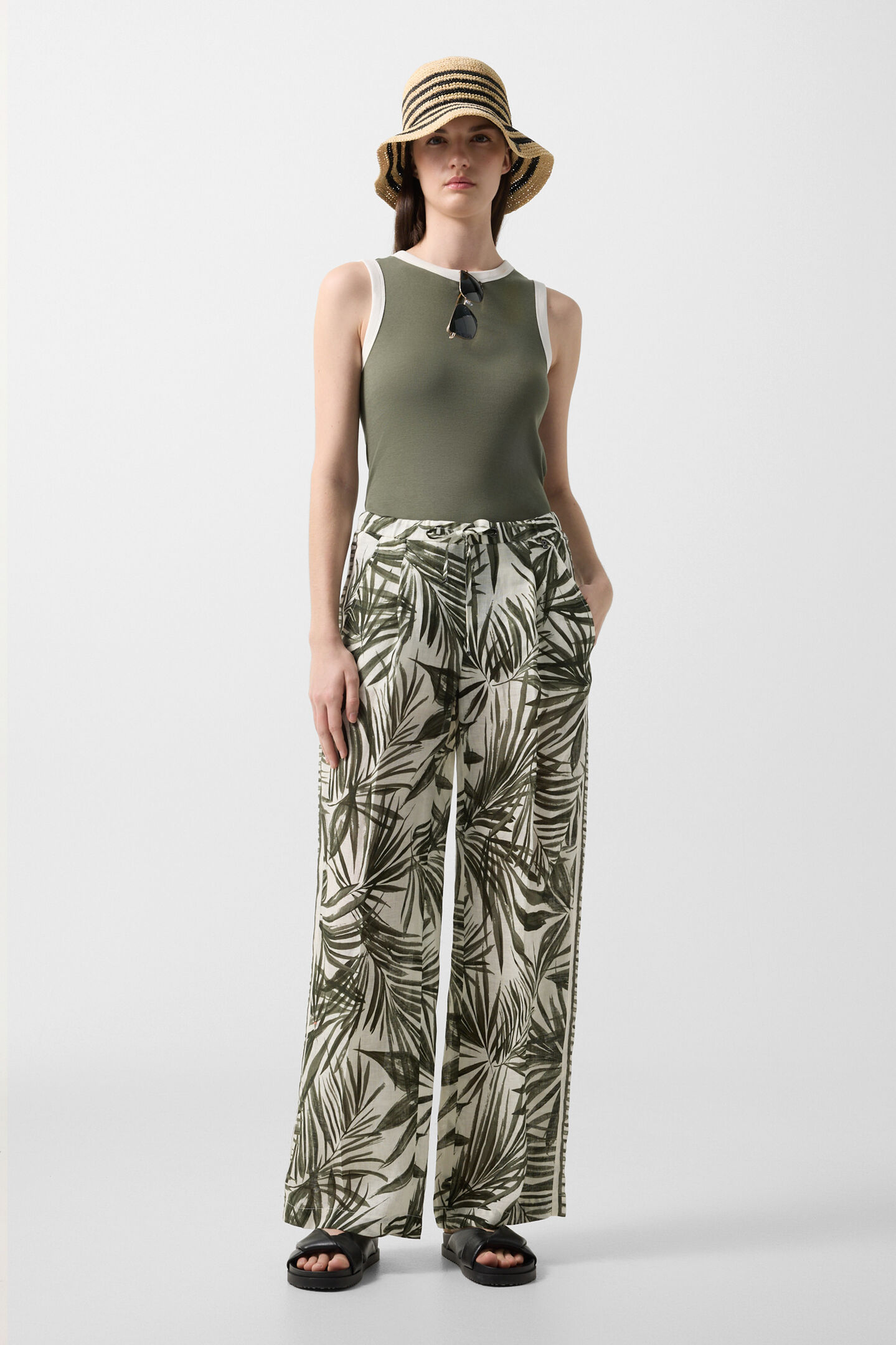 Linen trousers Gina Olive green/cream