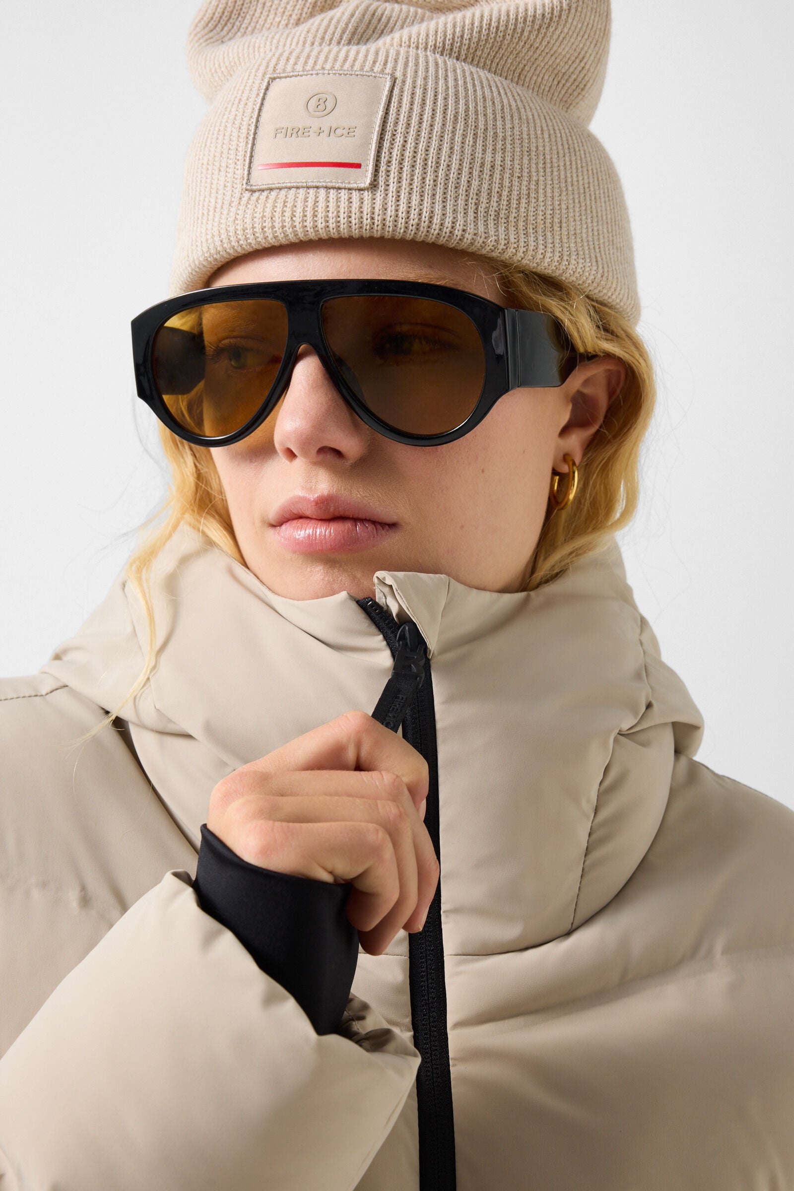 Tec-Aen quilted coat Beige
