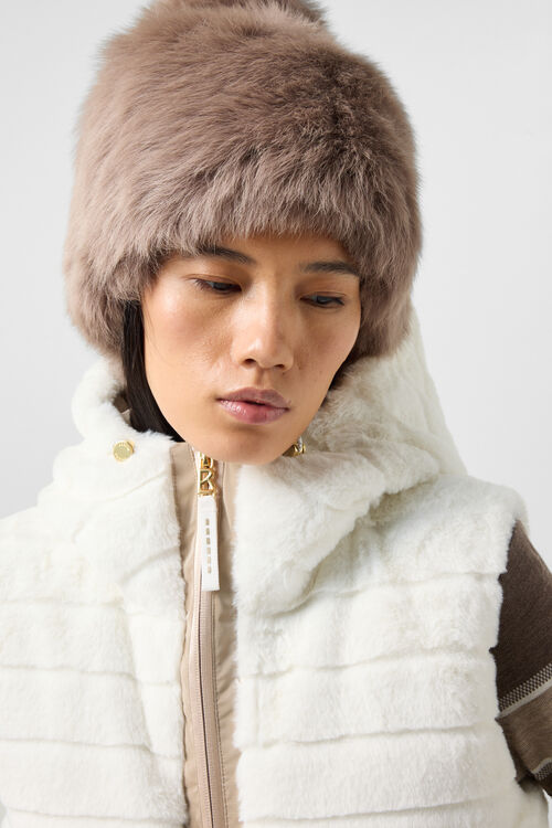 Manda faux fur down waistcoat Off-white/beige