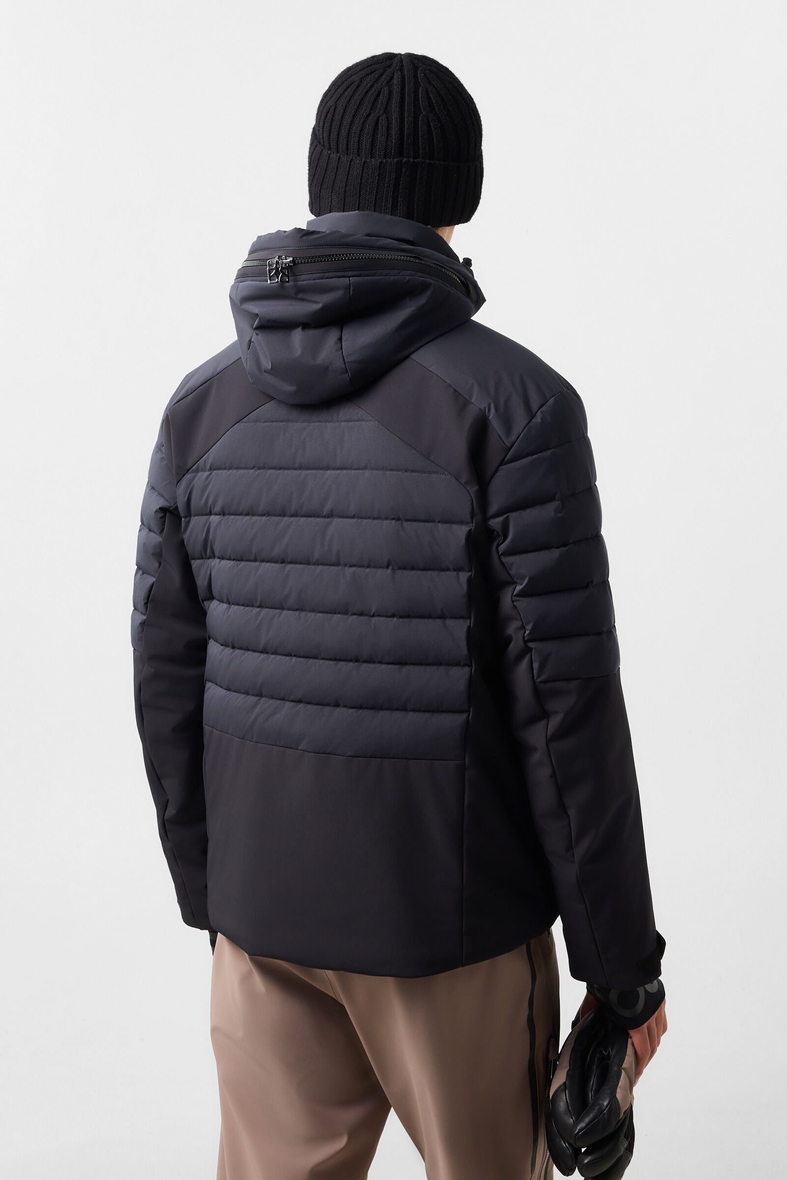 Hennik ski jacket Black