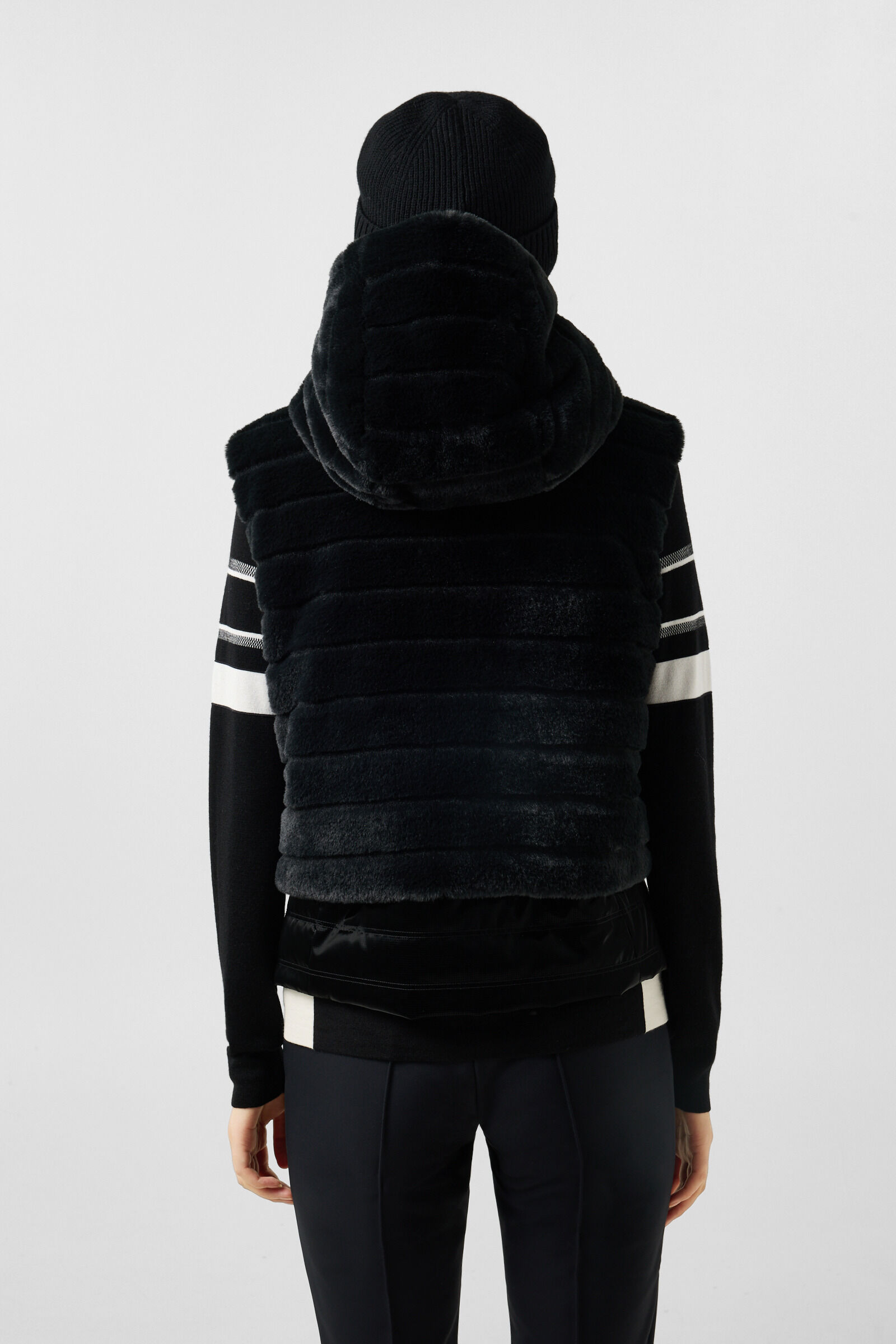 Faux-Fur-Daunenweste Manda Schwarz