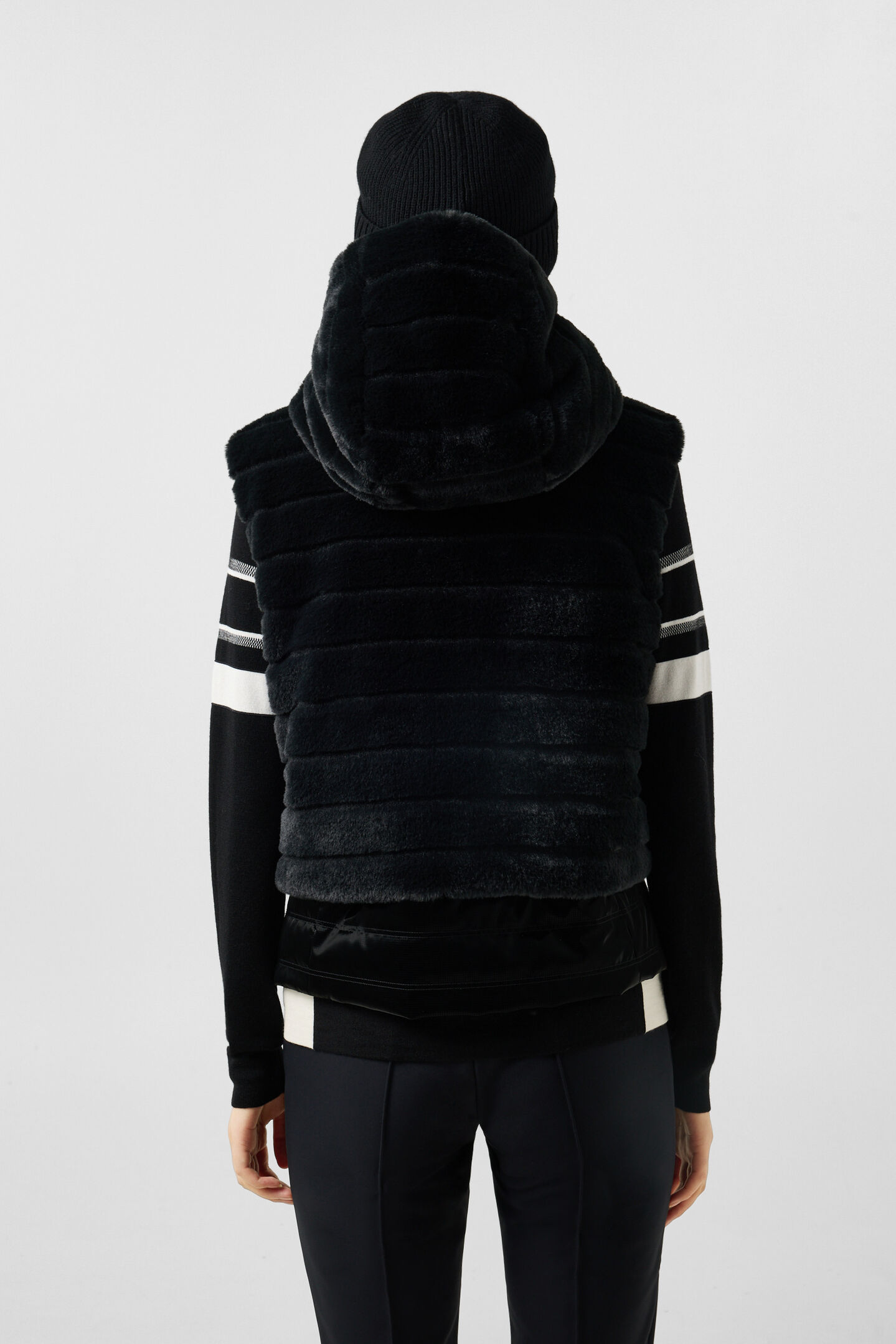 Faux-Fur-Daunenweste Manda Schwarz