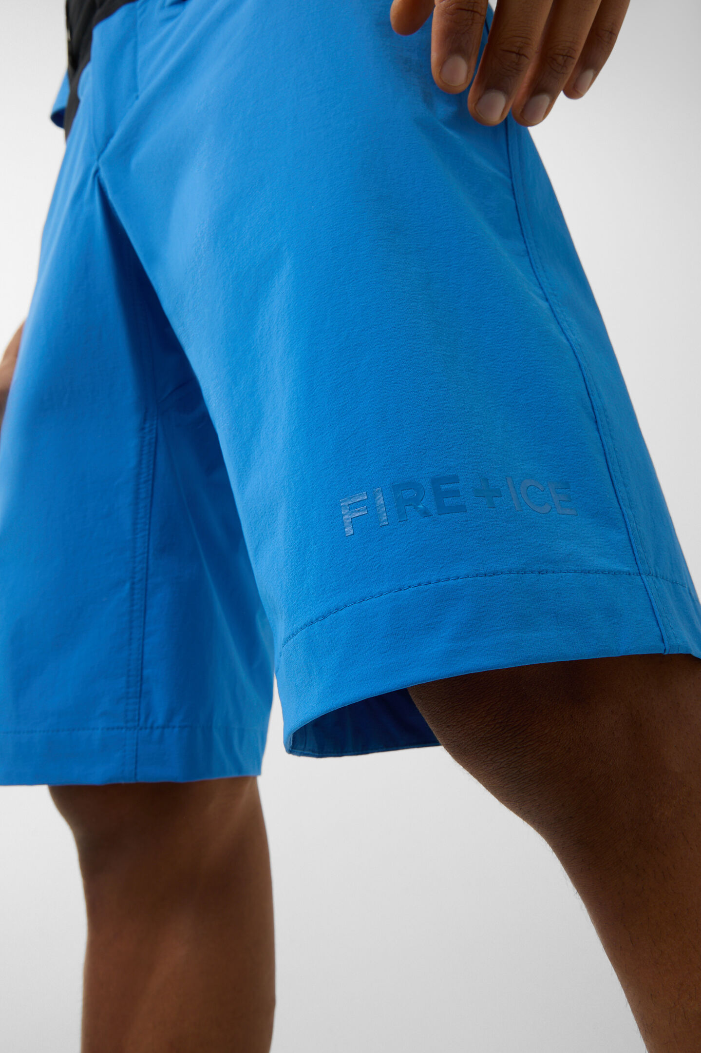 Funktions-Shorts Cewan Himmelblau/Schwarz