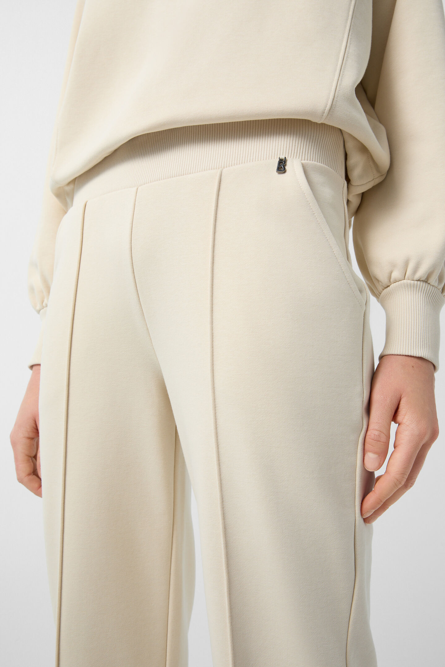 Ela Tracksuit trousers Cream