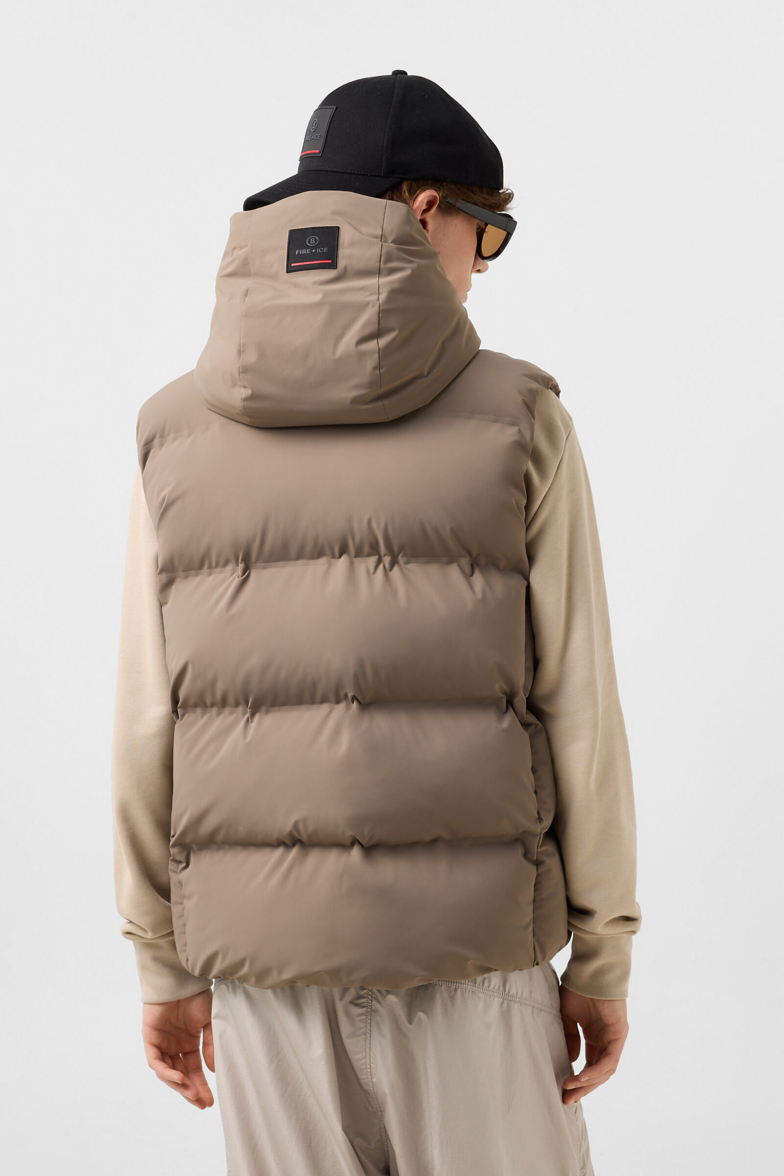 Gill quilted waistcoat Taupe